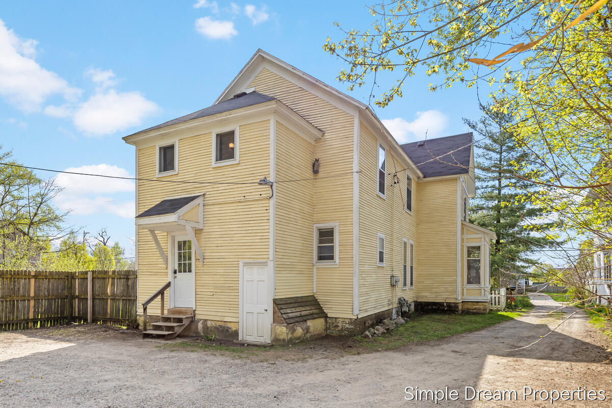 556 Lafayette Avenue SE Grand Rapids MI 49503