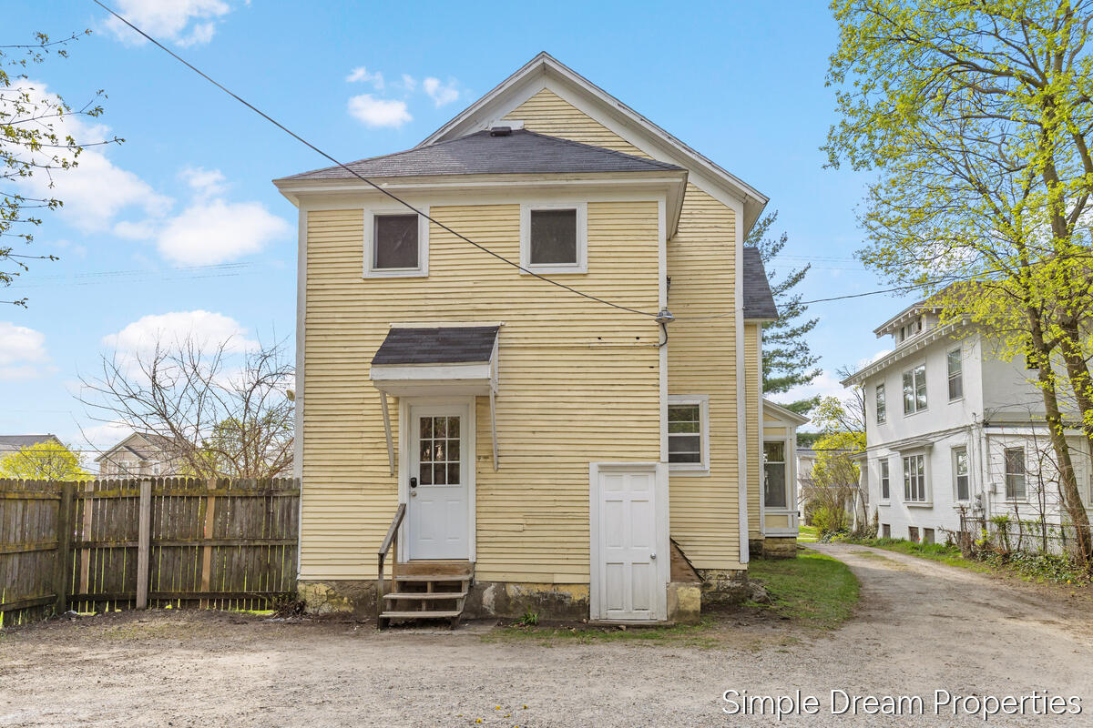 556 Lafayette Avenue SE Grand Rapids MI 49503