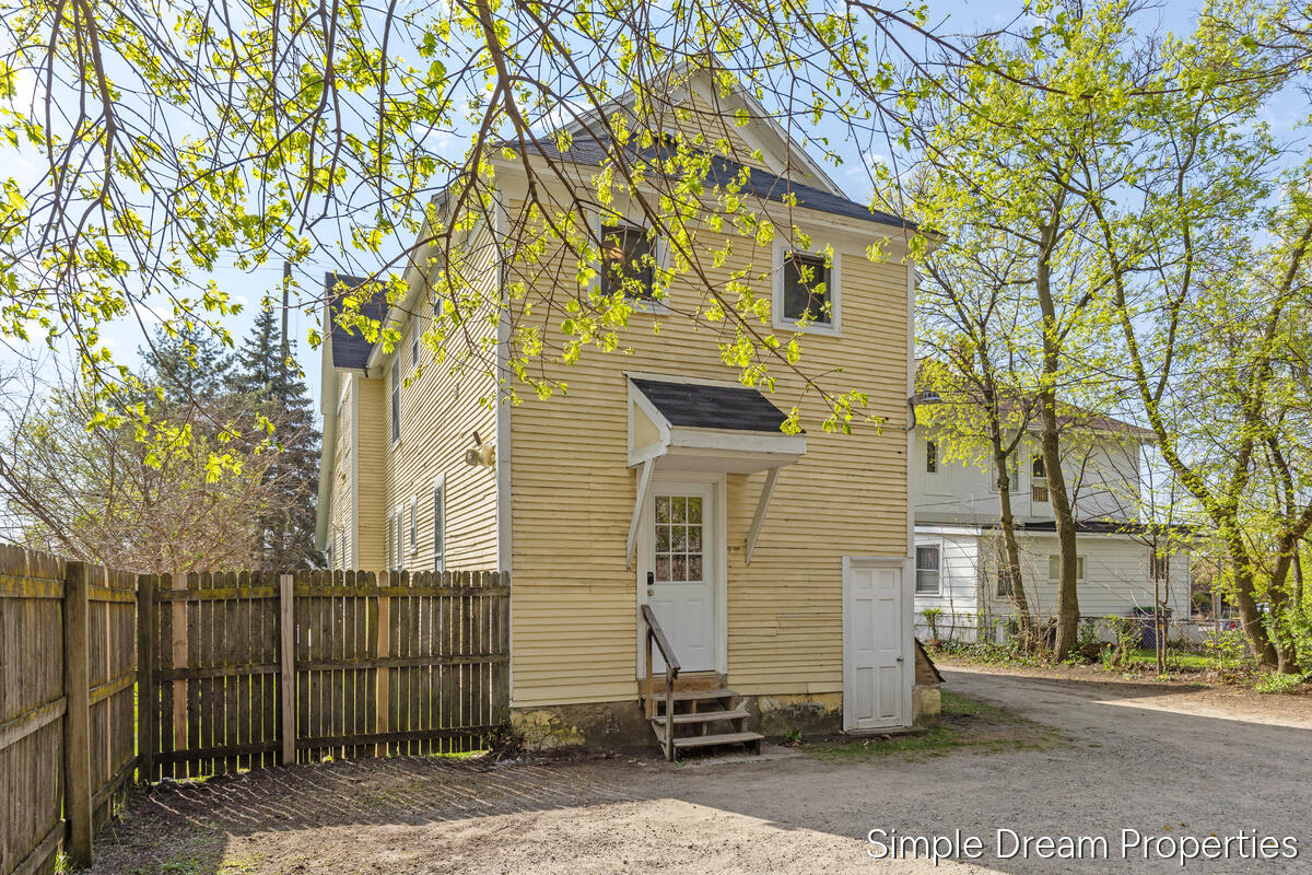 556 Lafayette Avenue SE Grand Rapids MI 49503