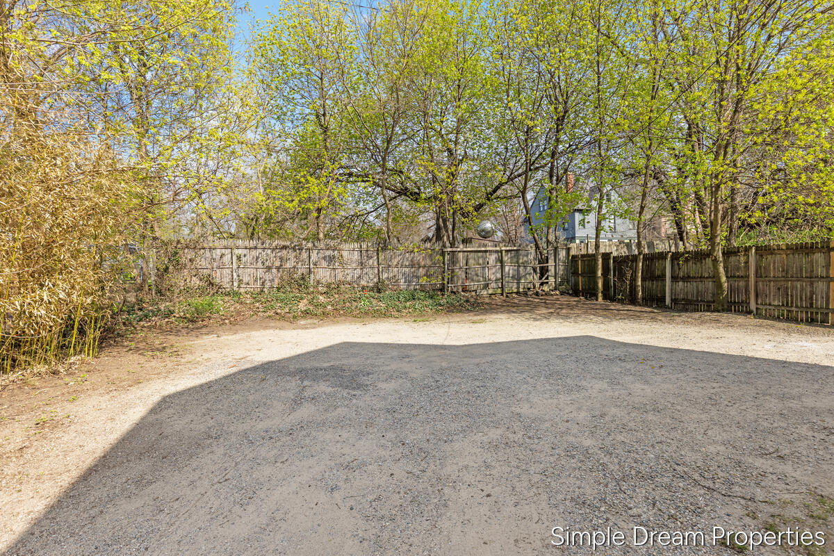 556 Lafayette Avenue SE Grand Rapids MI 49503