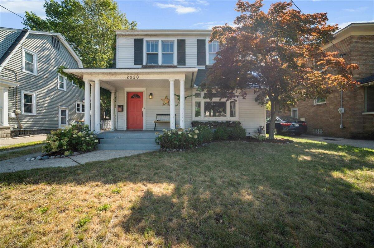 2030 Paris Avenue SE Grand Rapids MI 49507