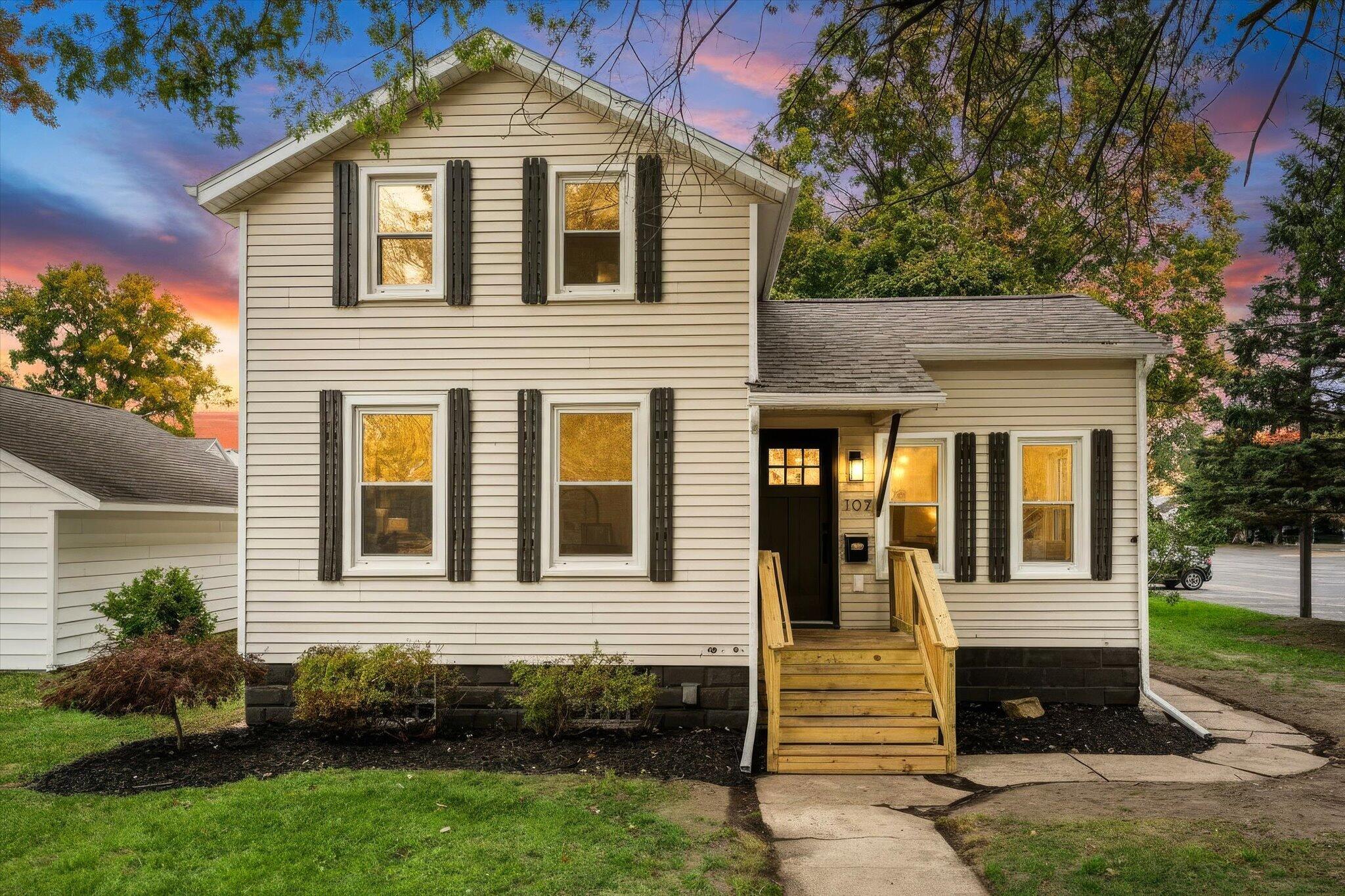 107 E Lincoln Avenue Zeeland MI 49464