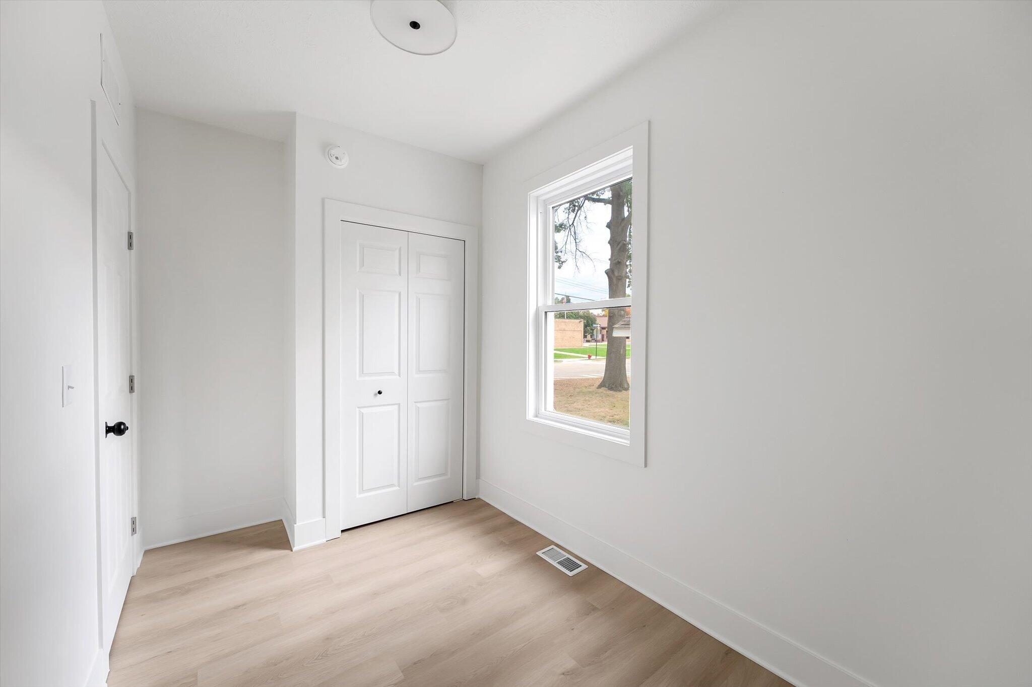 107 E Lincoln Avenue Zeeland MI 49464