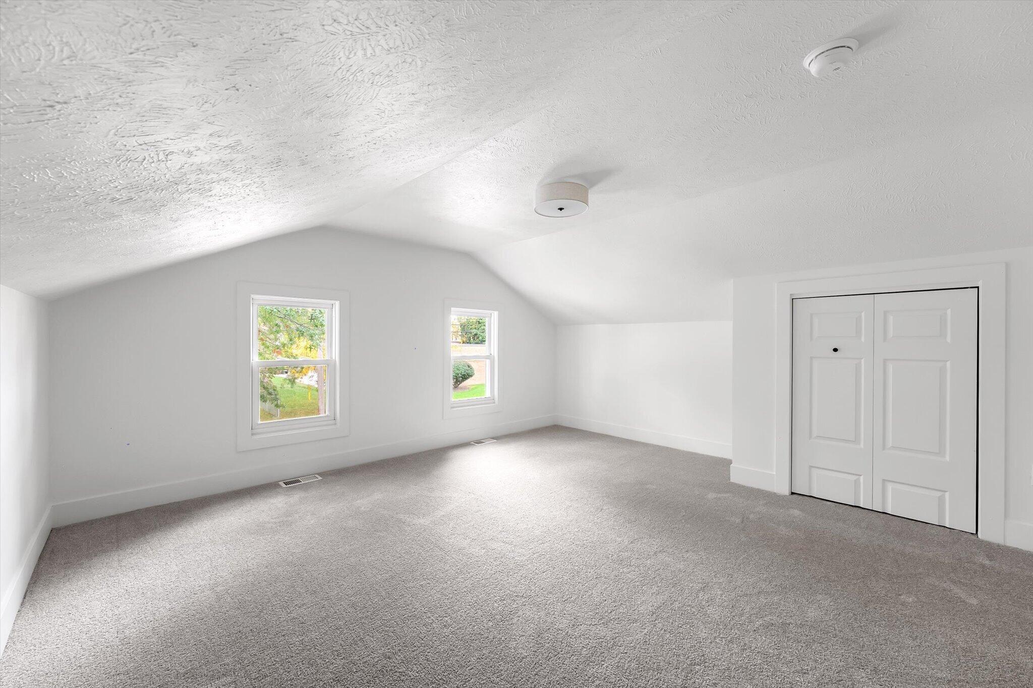 107 E Lincoln Avenue Zeeland MI 49464