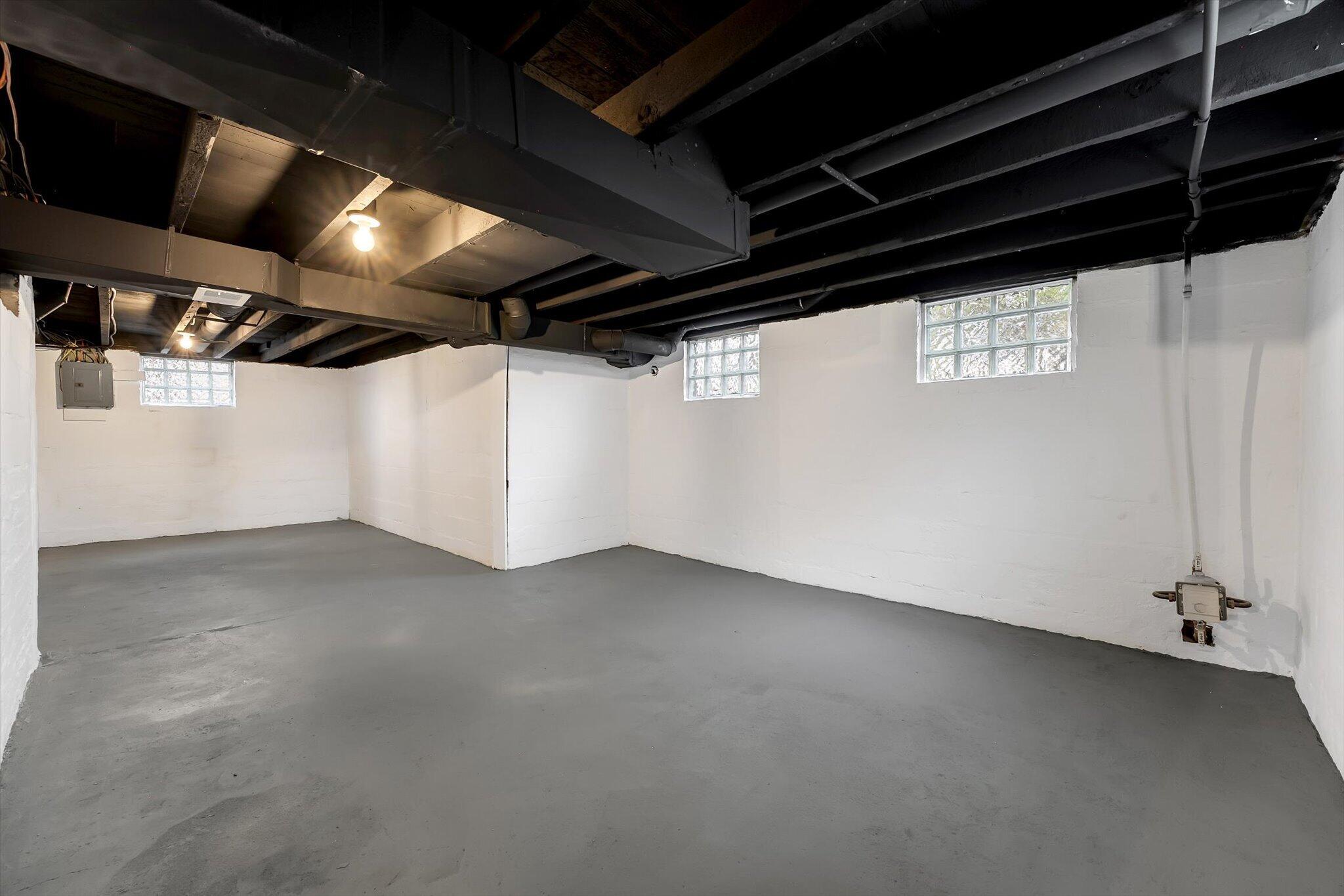 107 E Lincoln Avenue Zeeland MI 49464