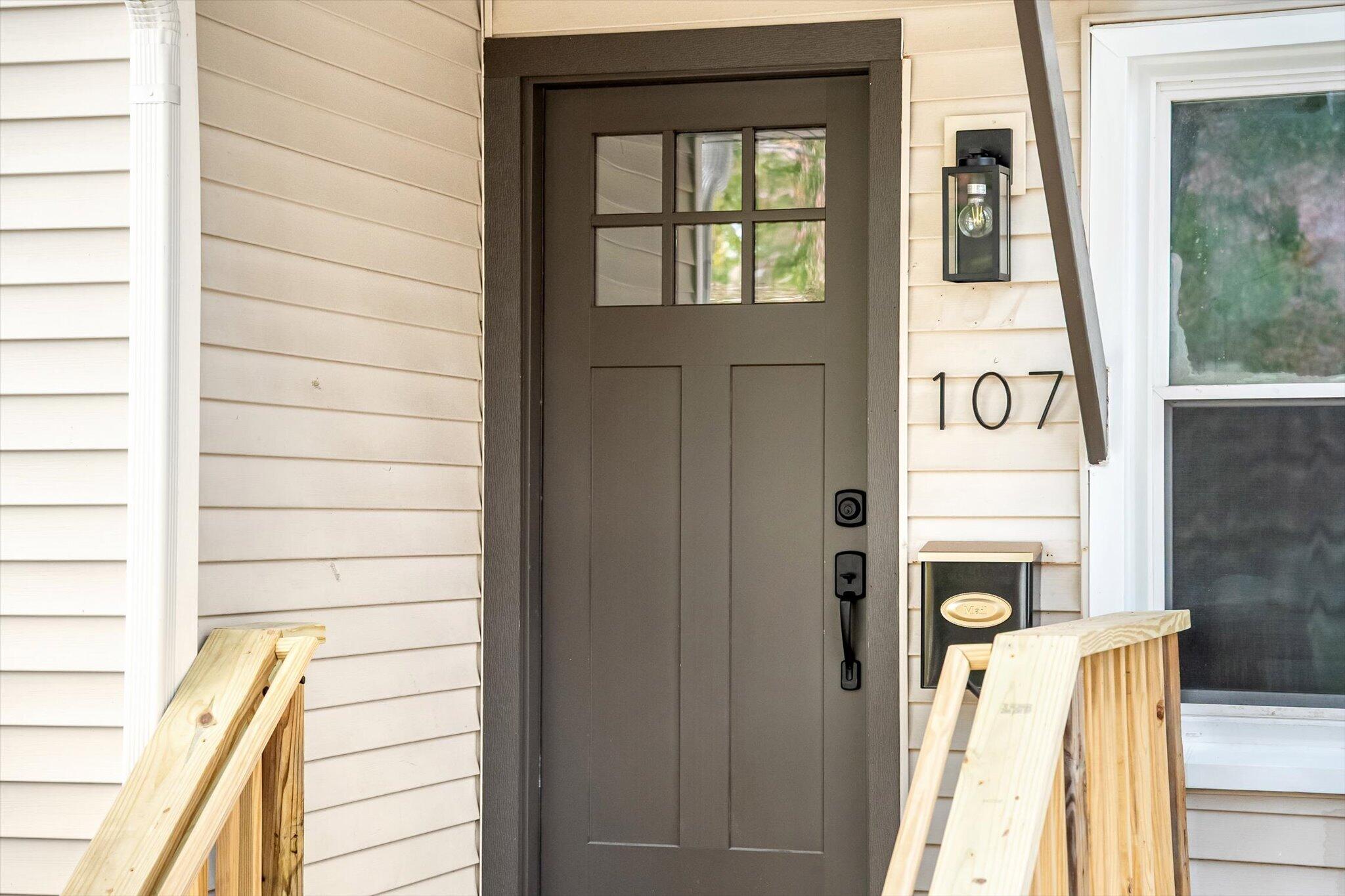 107 E Lincoln Avenue Zeeland MI 49464