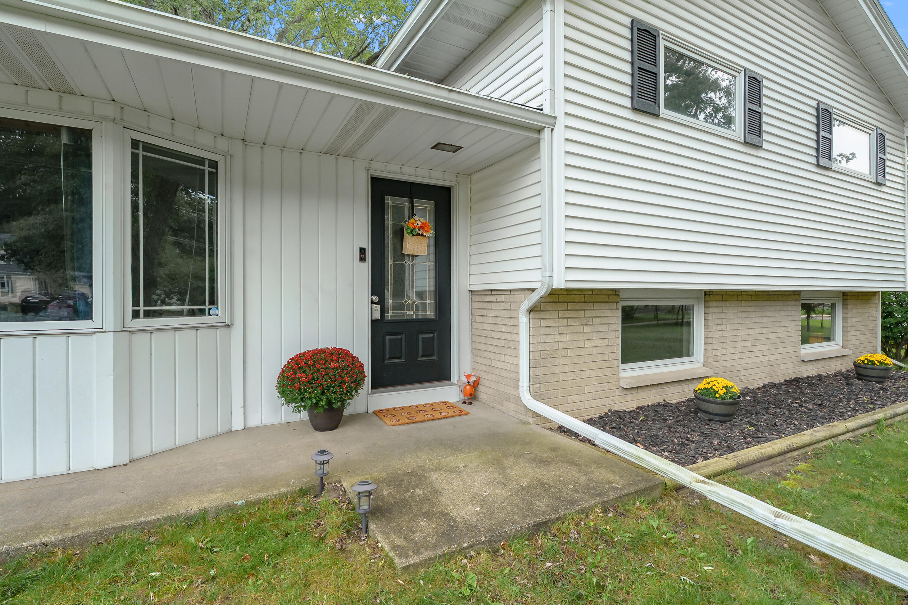 8237 Lovers Lane Portage MI 49002