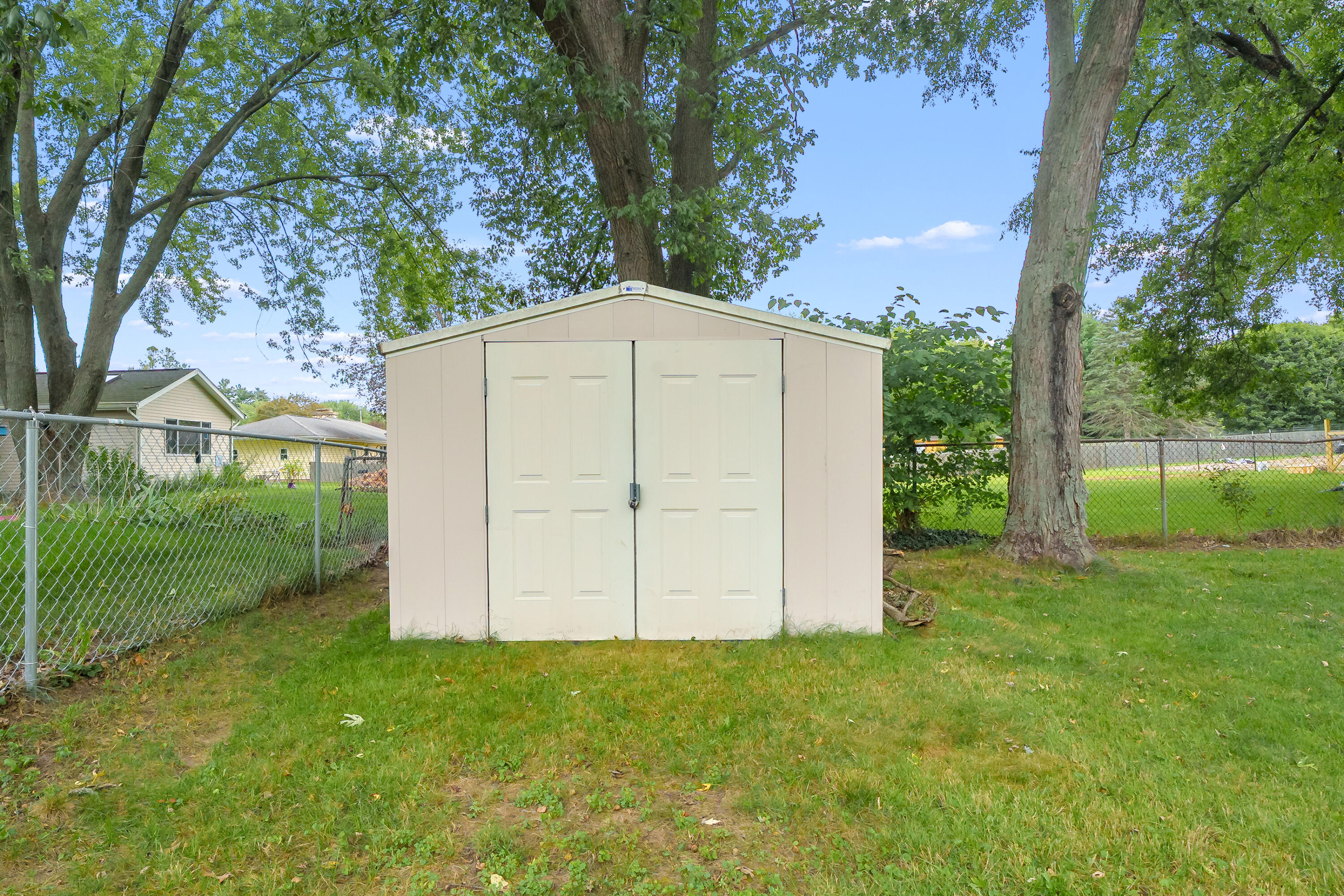 8237 Lovers Lane Portage MI 49002