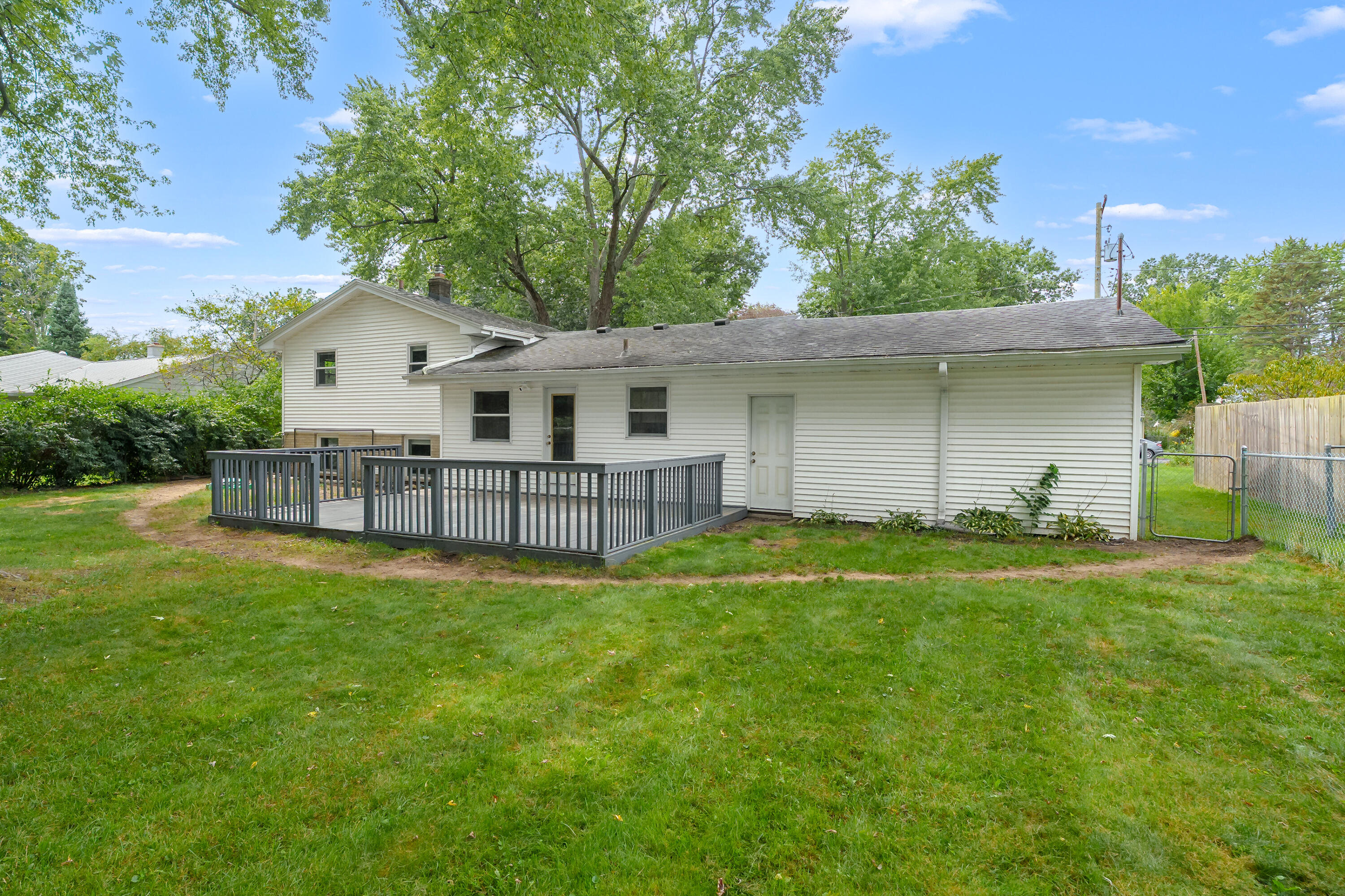 8237 Lovers Lane Portage MI 49002