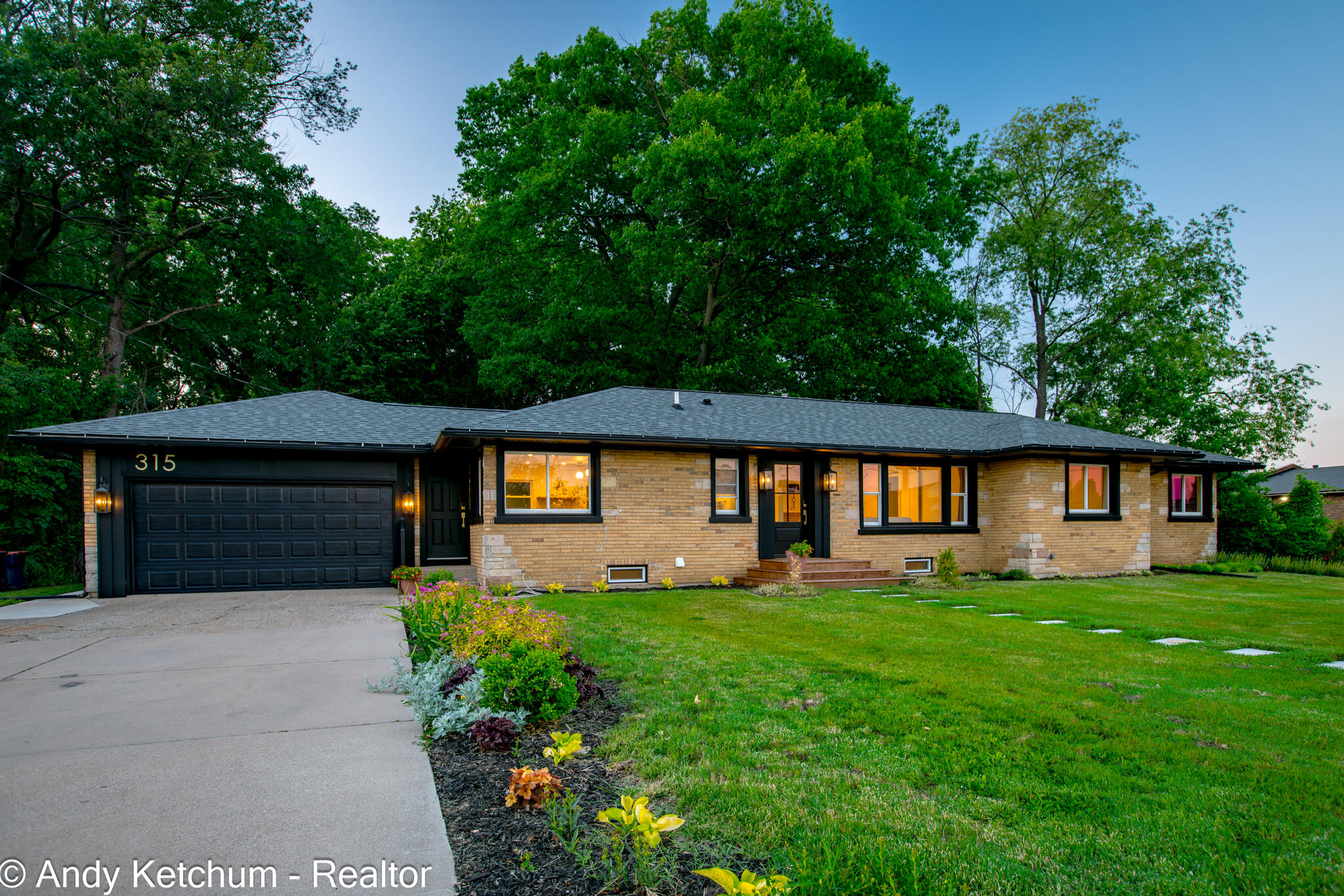 315 W 40th Street Holland MI 49423