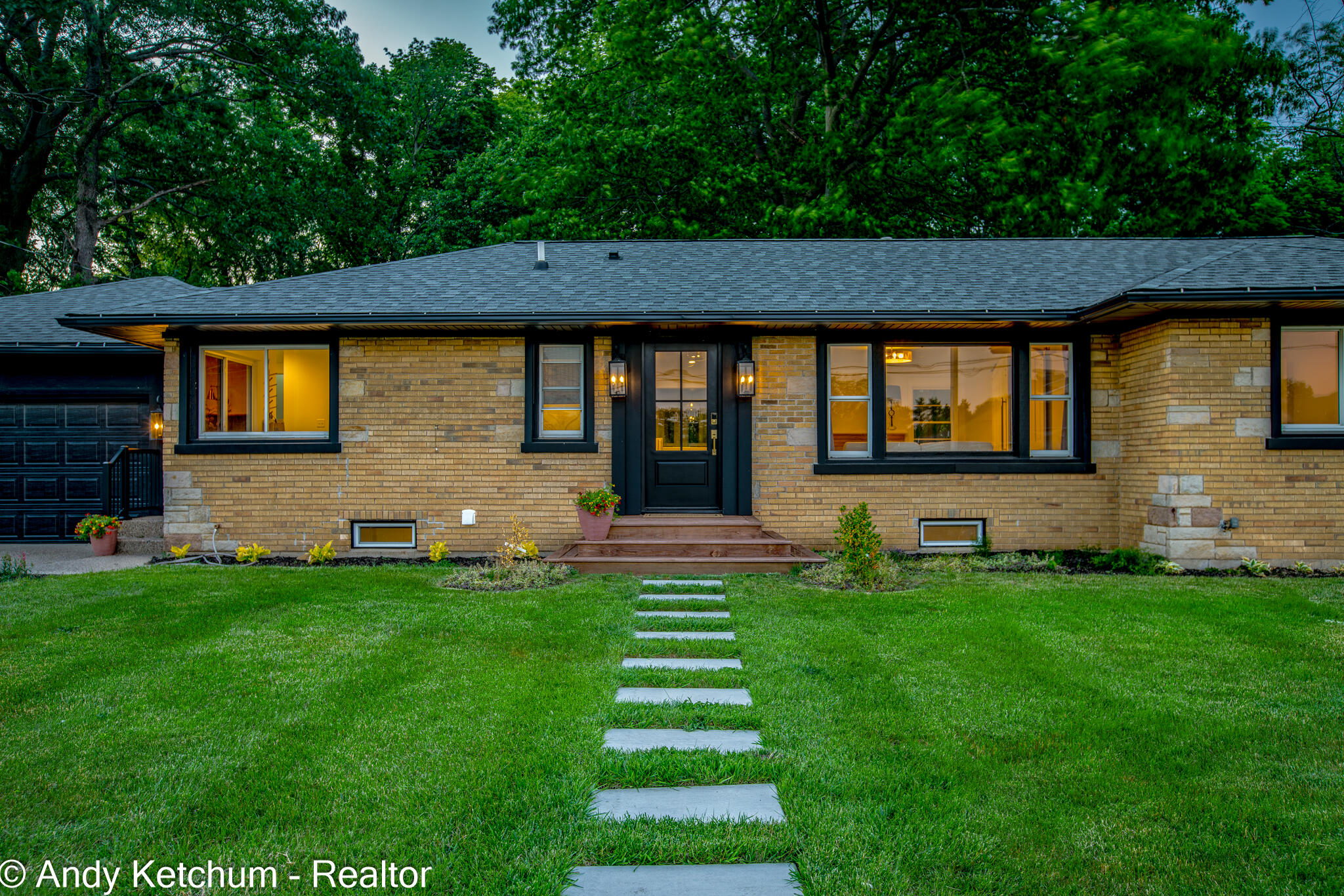 315 W 40th Street Holland MI 49423