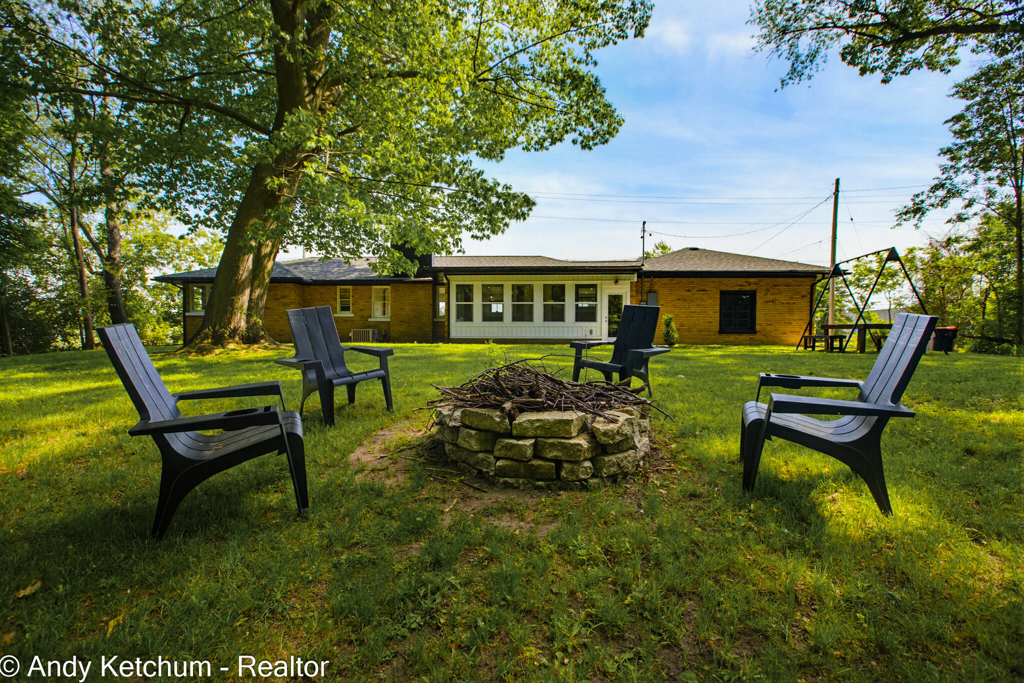 315 W 40th Street Holland MI 49423
