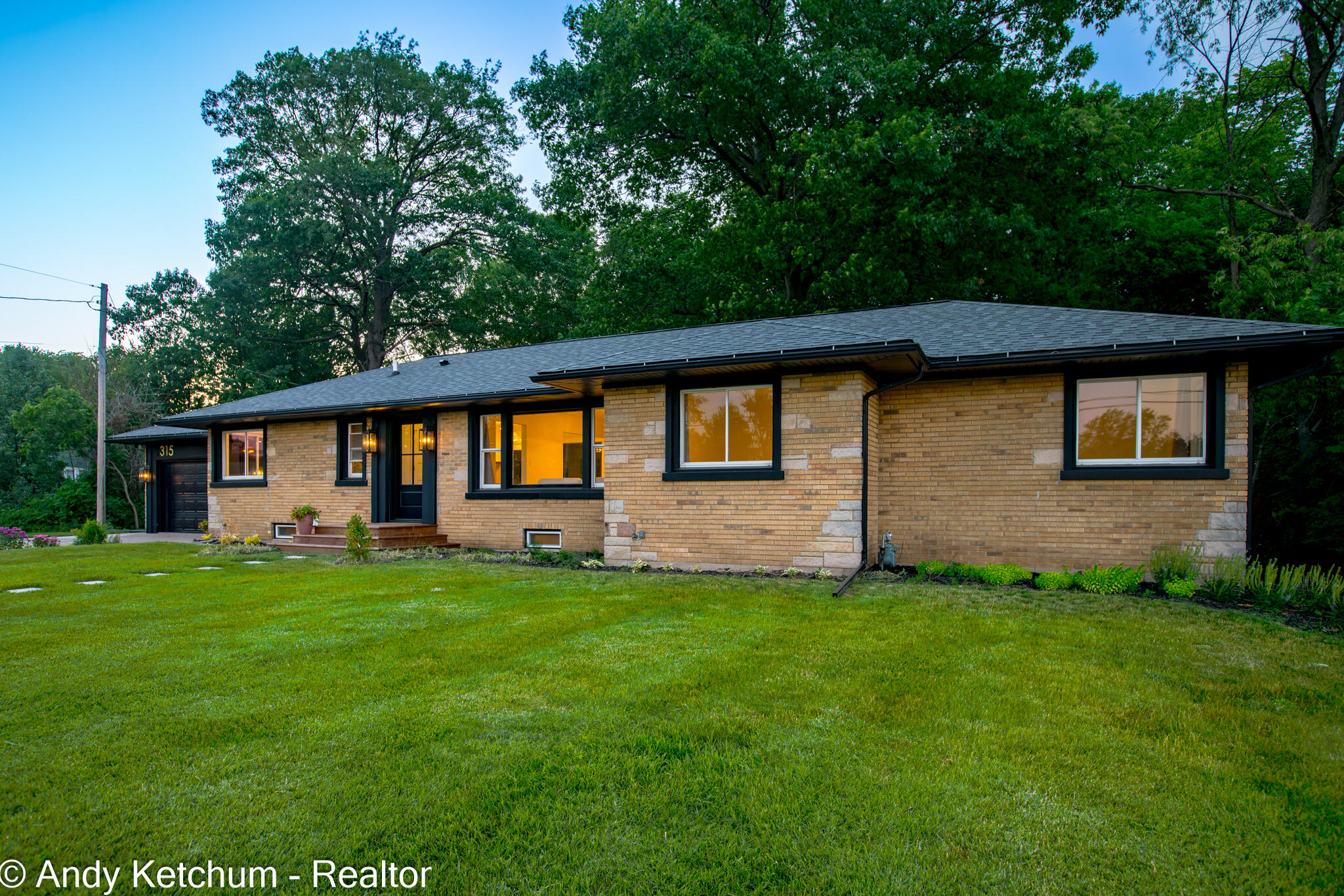 315 W 40th Street Holland MI 49423