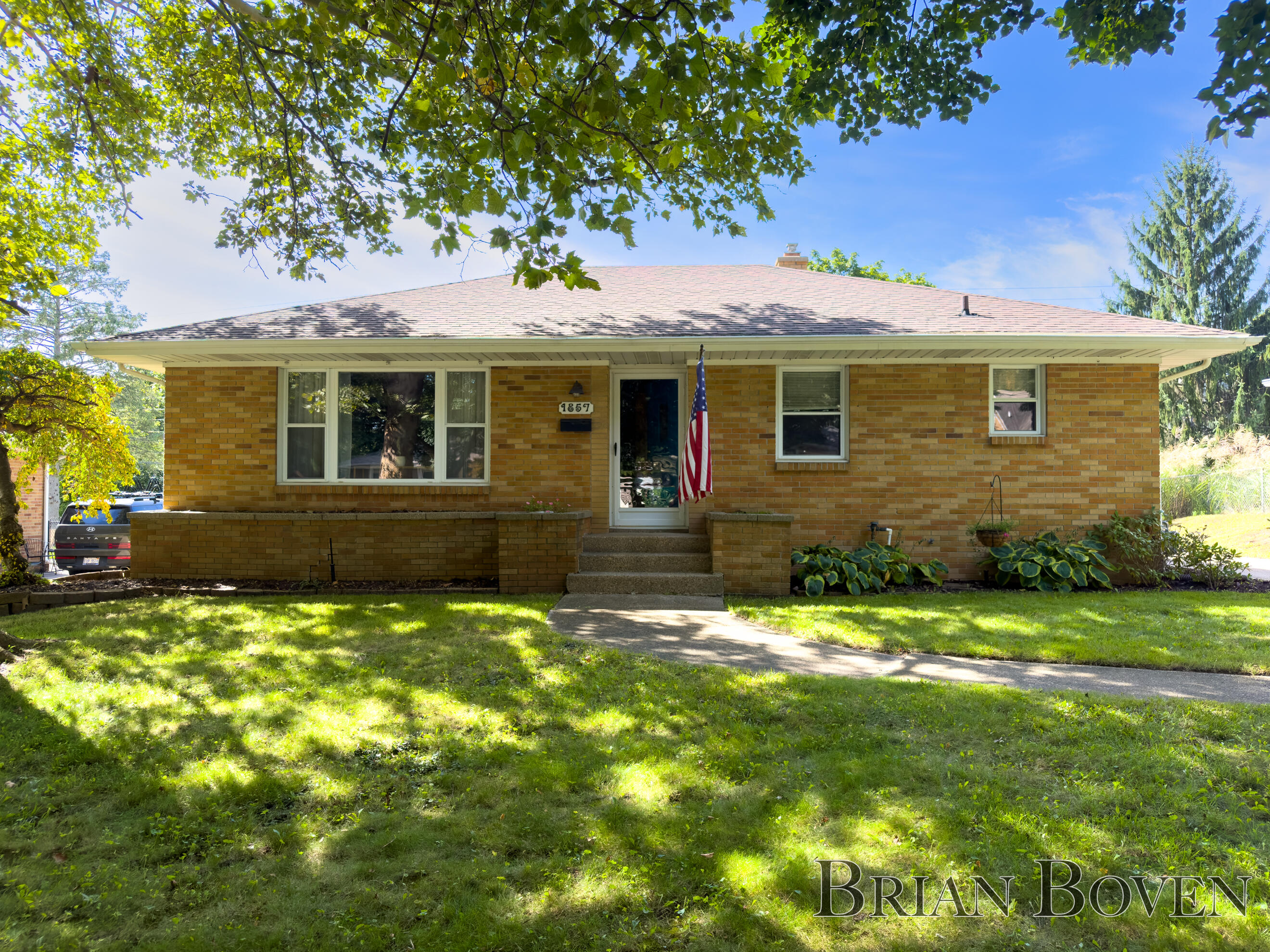 1857 Houseman Avenue NE Grand Rapids MI 49505