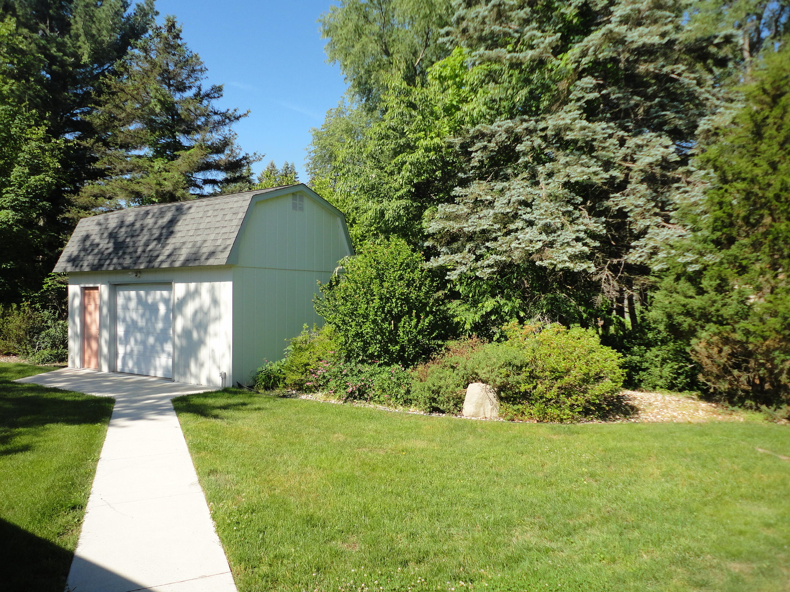 8711 Riverbend Drive South Haven MI 49090
