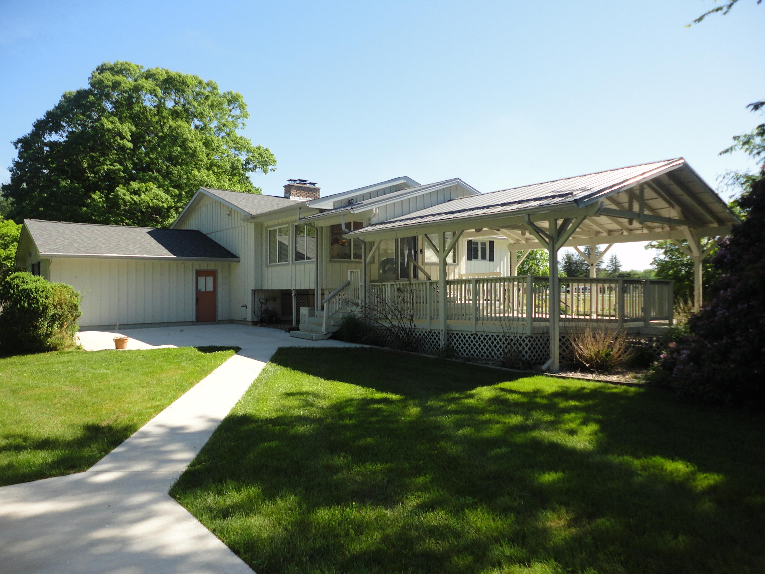 8711 Riverbend Drive South Haven MI 49090