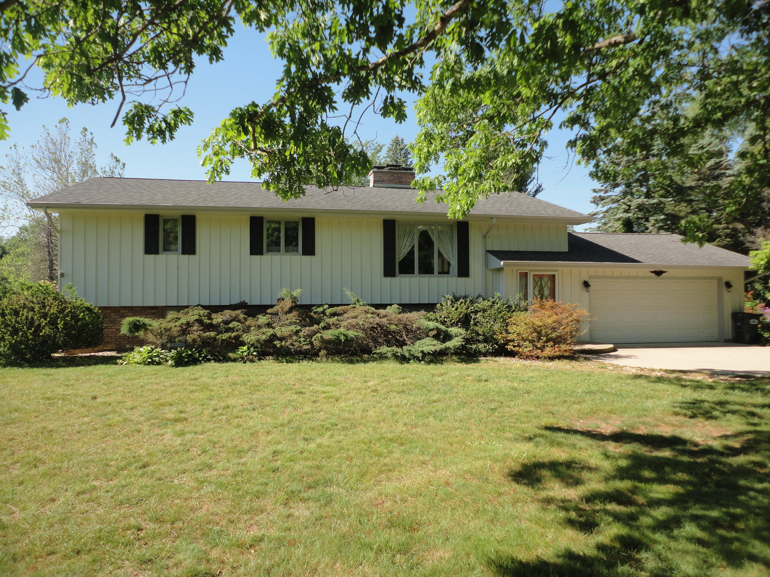 8711 Riverbend Drive South Haven MI 49090