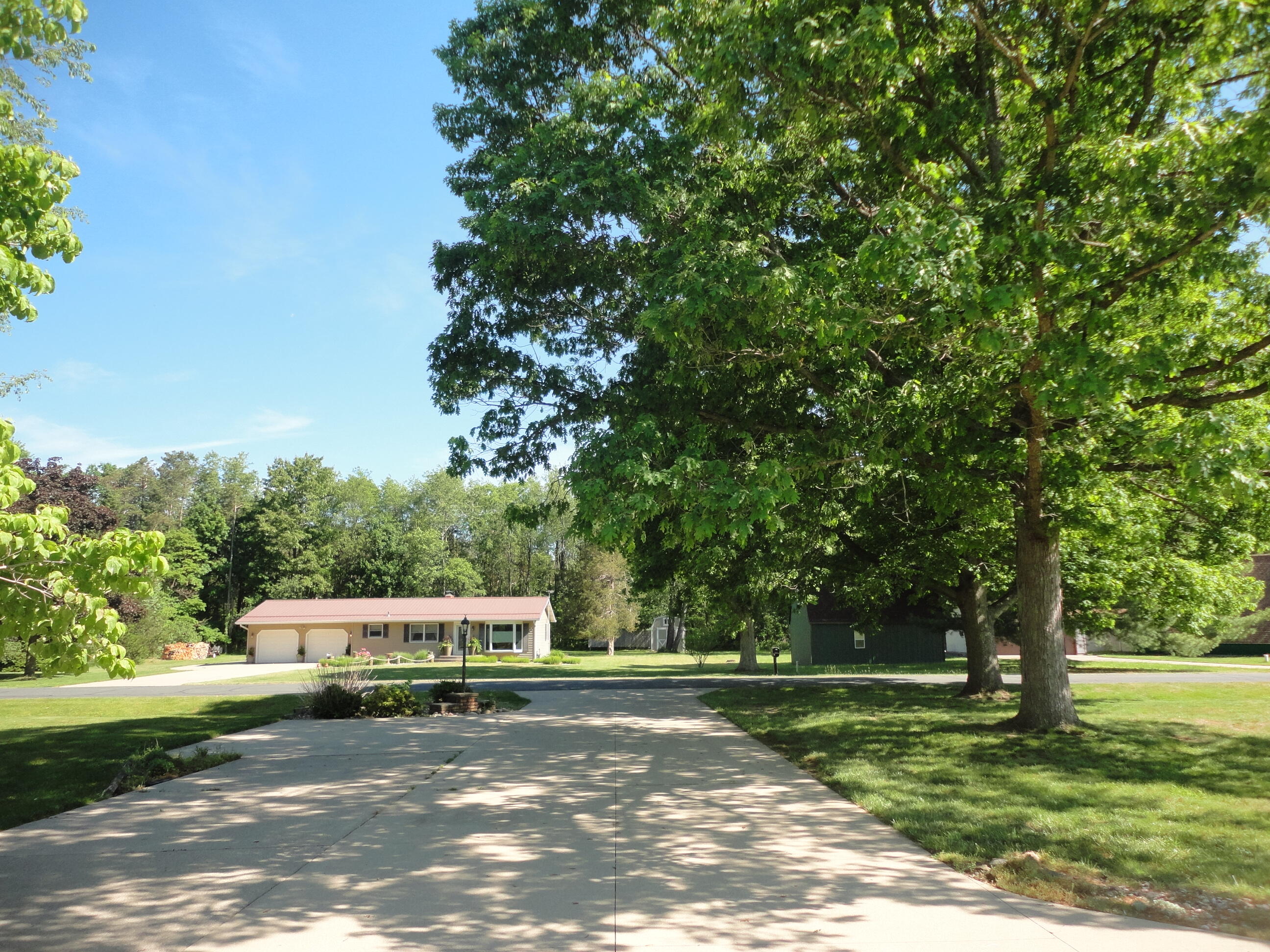 8711 Riverbend Drive South Haven MI 49090