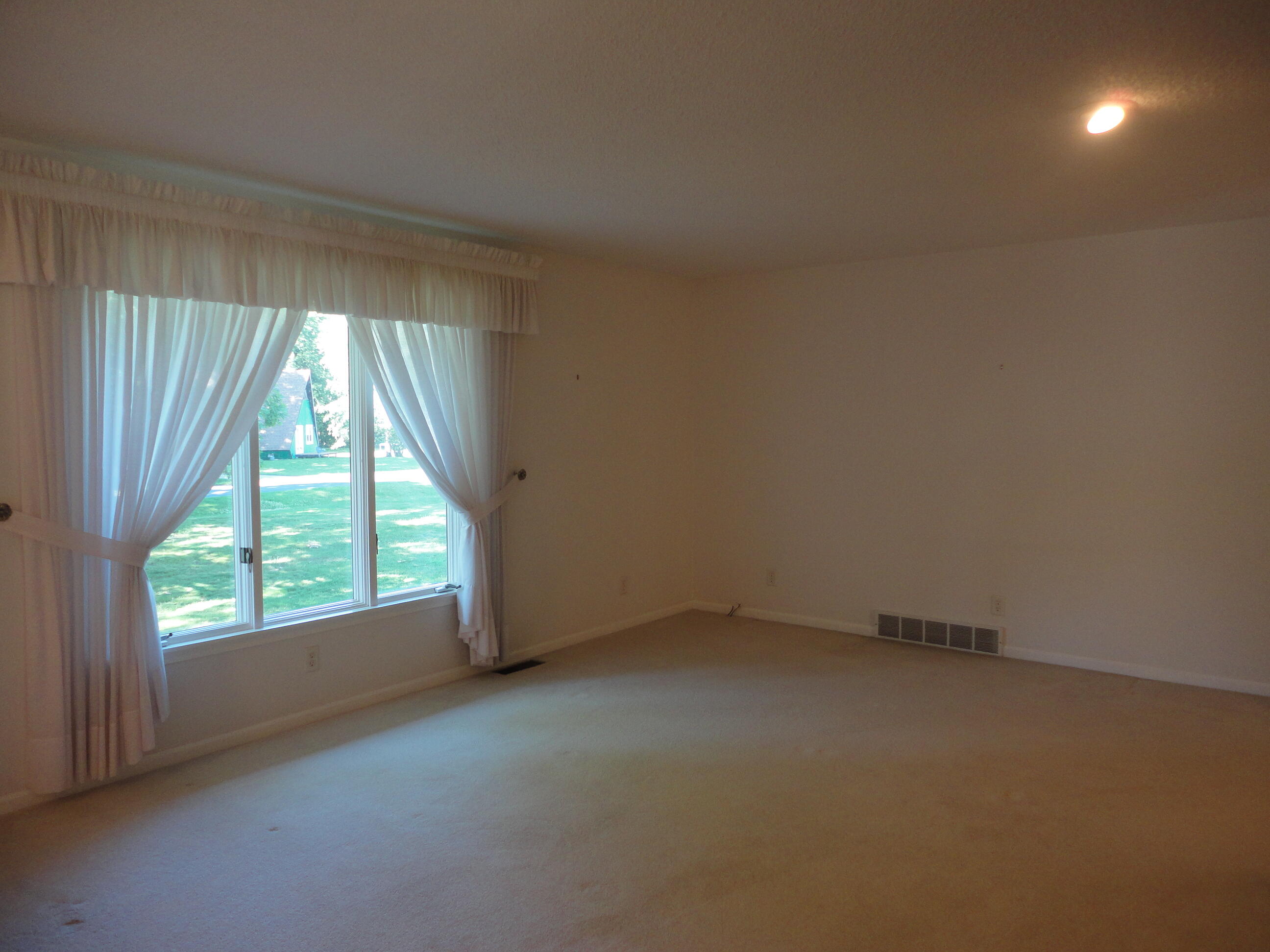 8711 Riverbend Drive South Haven MI 49090