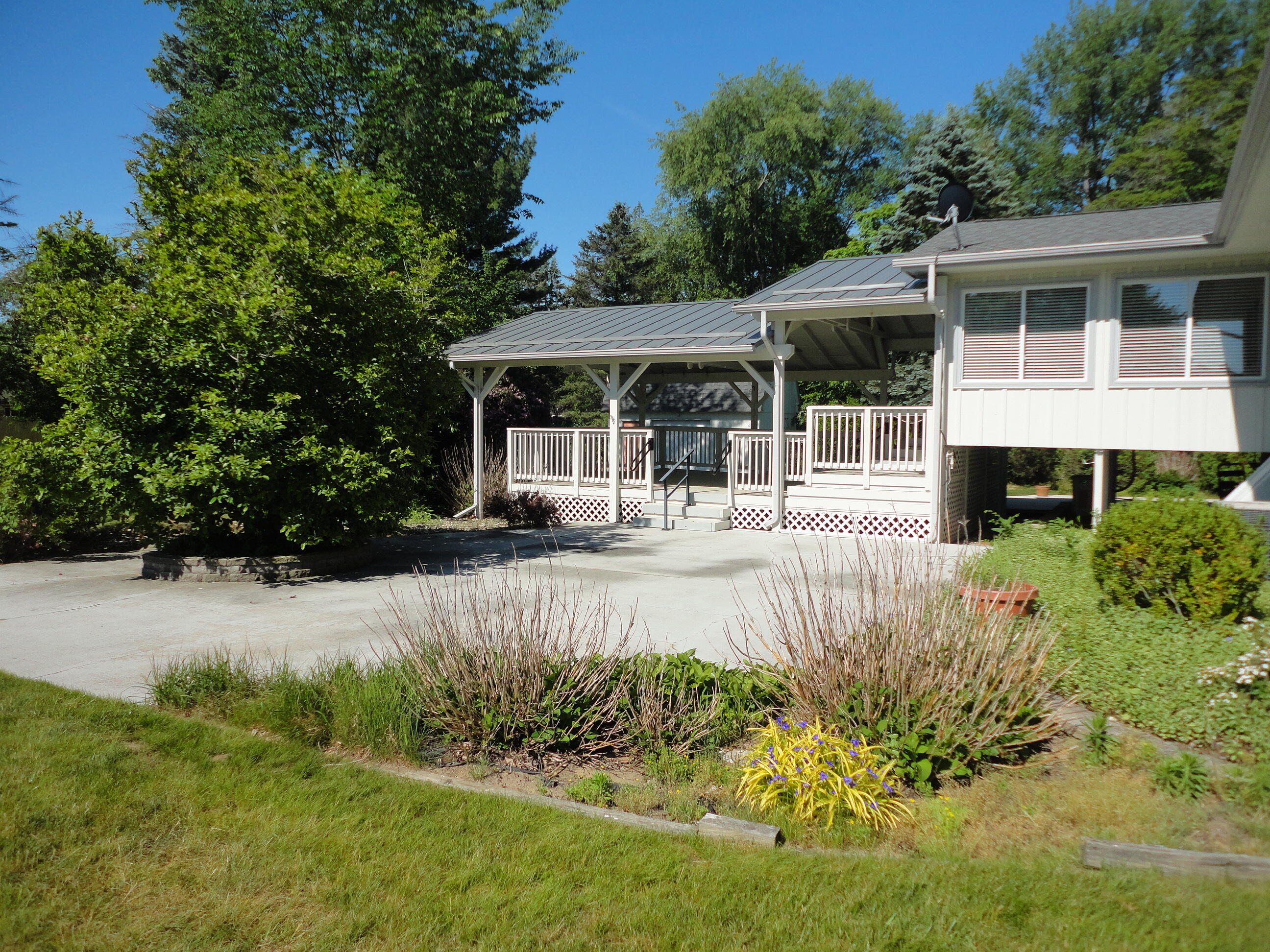 8711 Riverbend Drive South Haven MI 49090