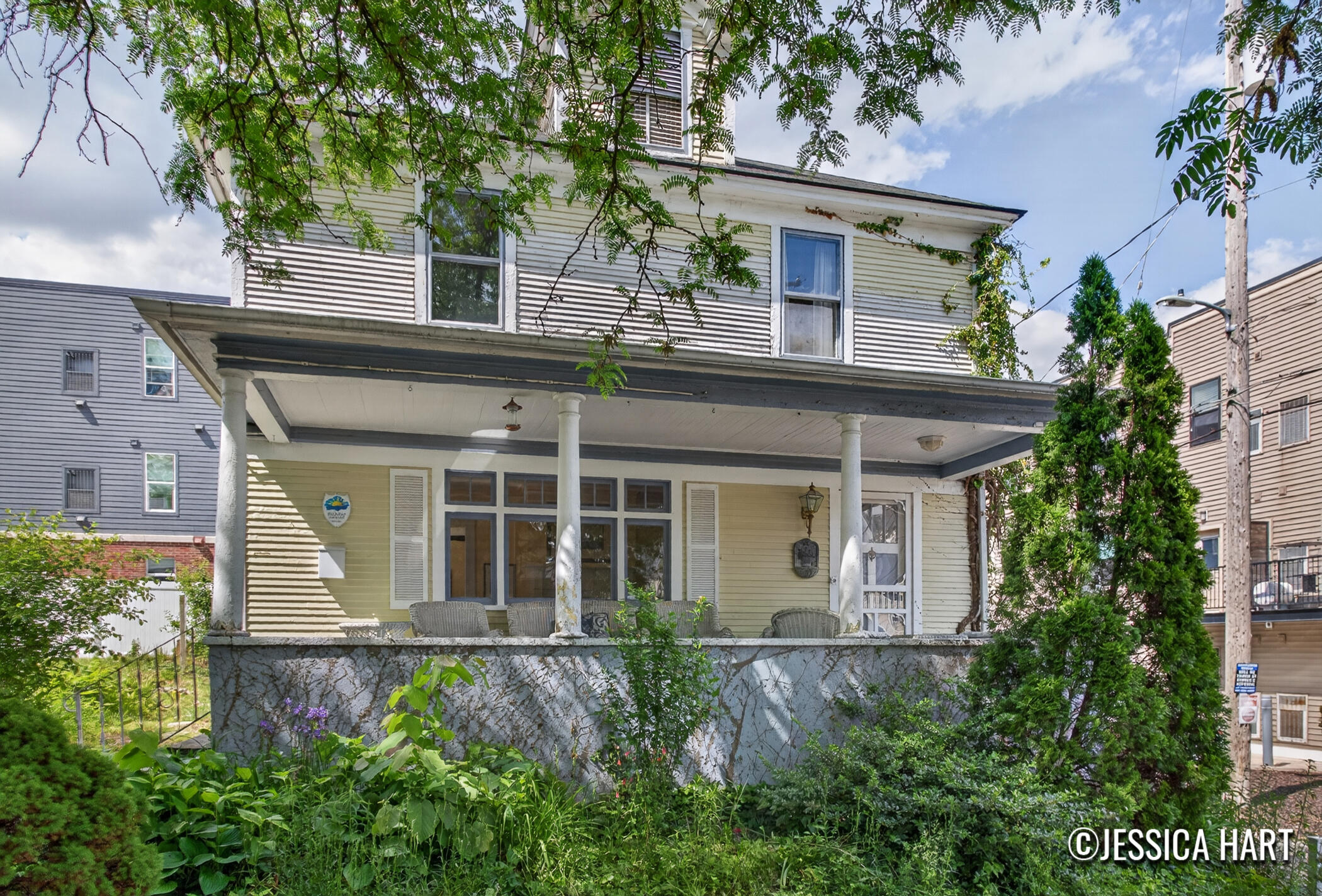 211 Trowbridge Street NE Grand Rapids MI 49503