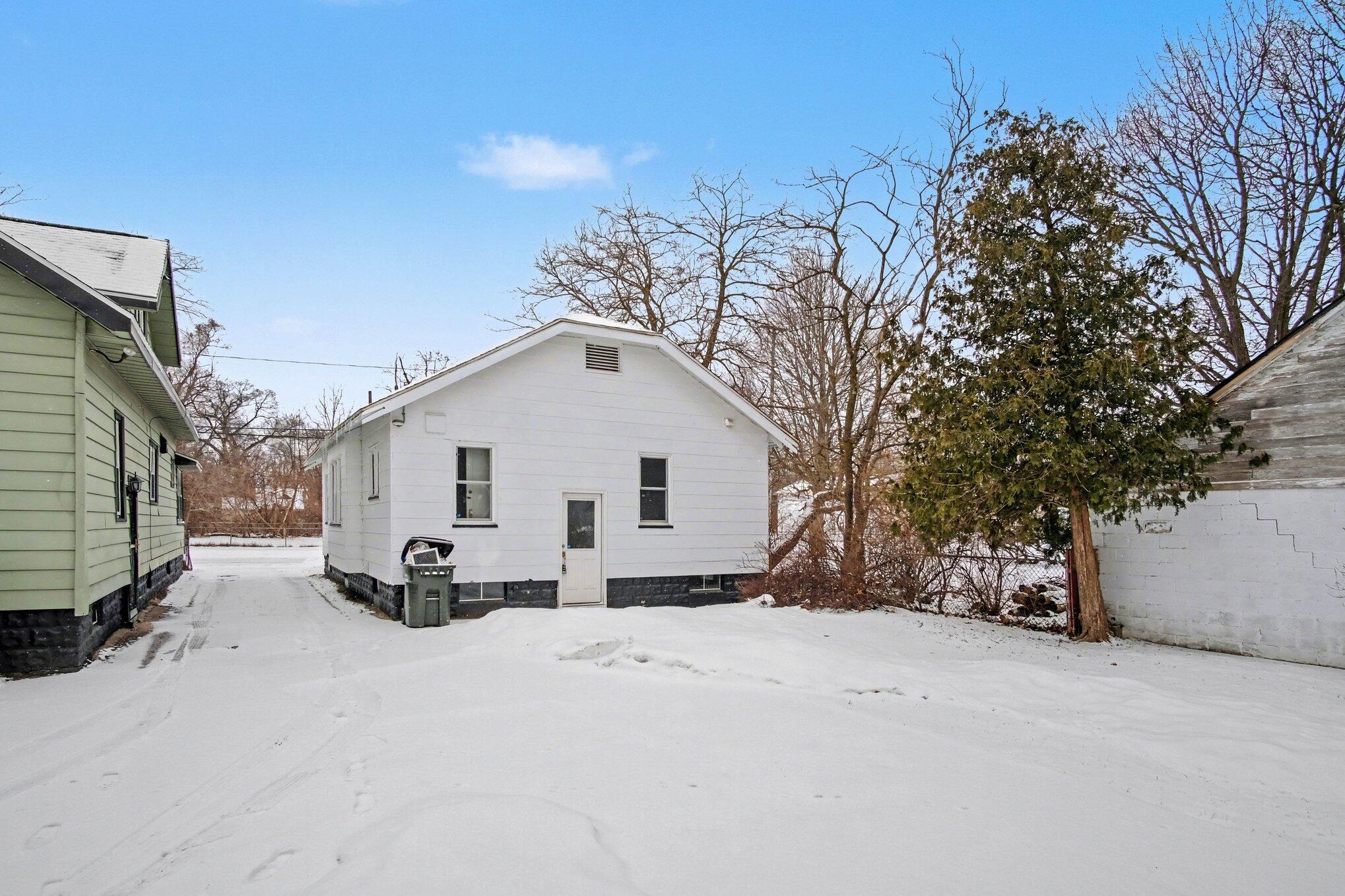 348 Orchard Avenue Muskegon MI 49442