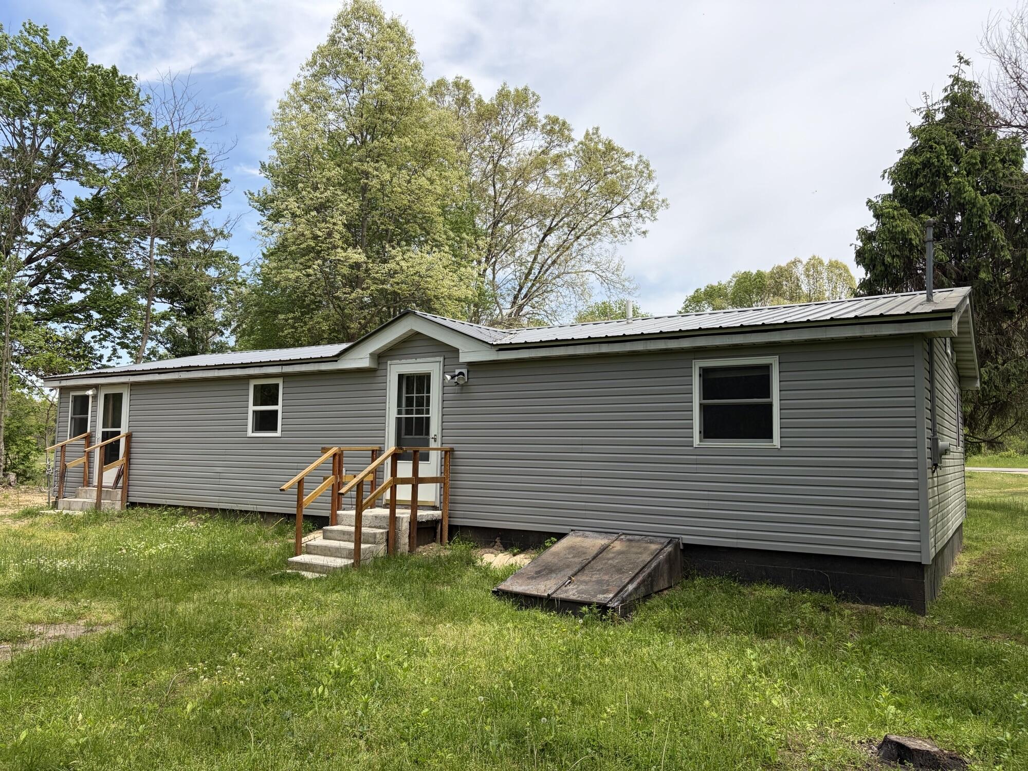 2216 S 17th Street Niles MI 49120