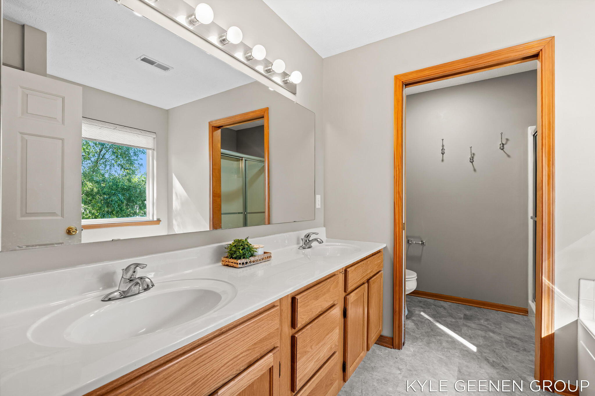 10887 Thornberry Way Zeeland MI 49464