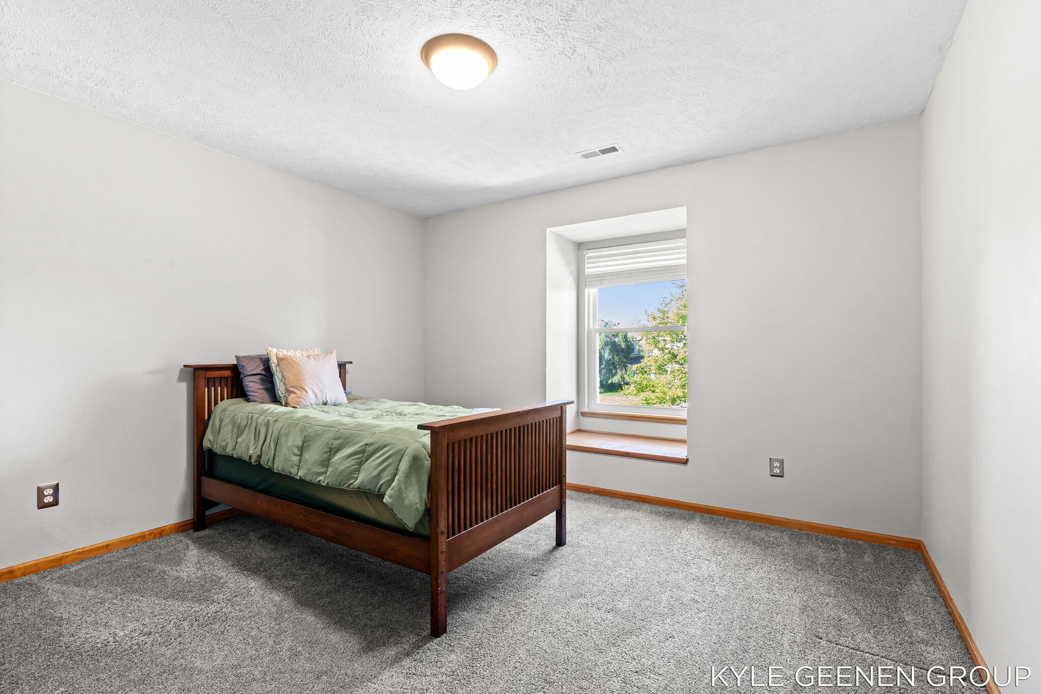 10887 Thornberry Way Zeeland MI 49464