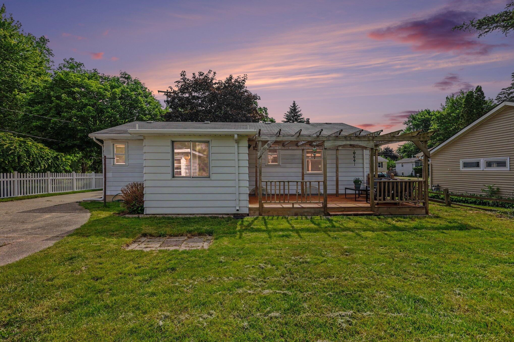 675 Westway Drive NW Grand Rapids MI 49534