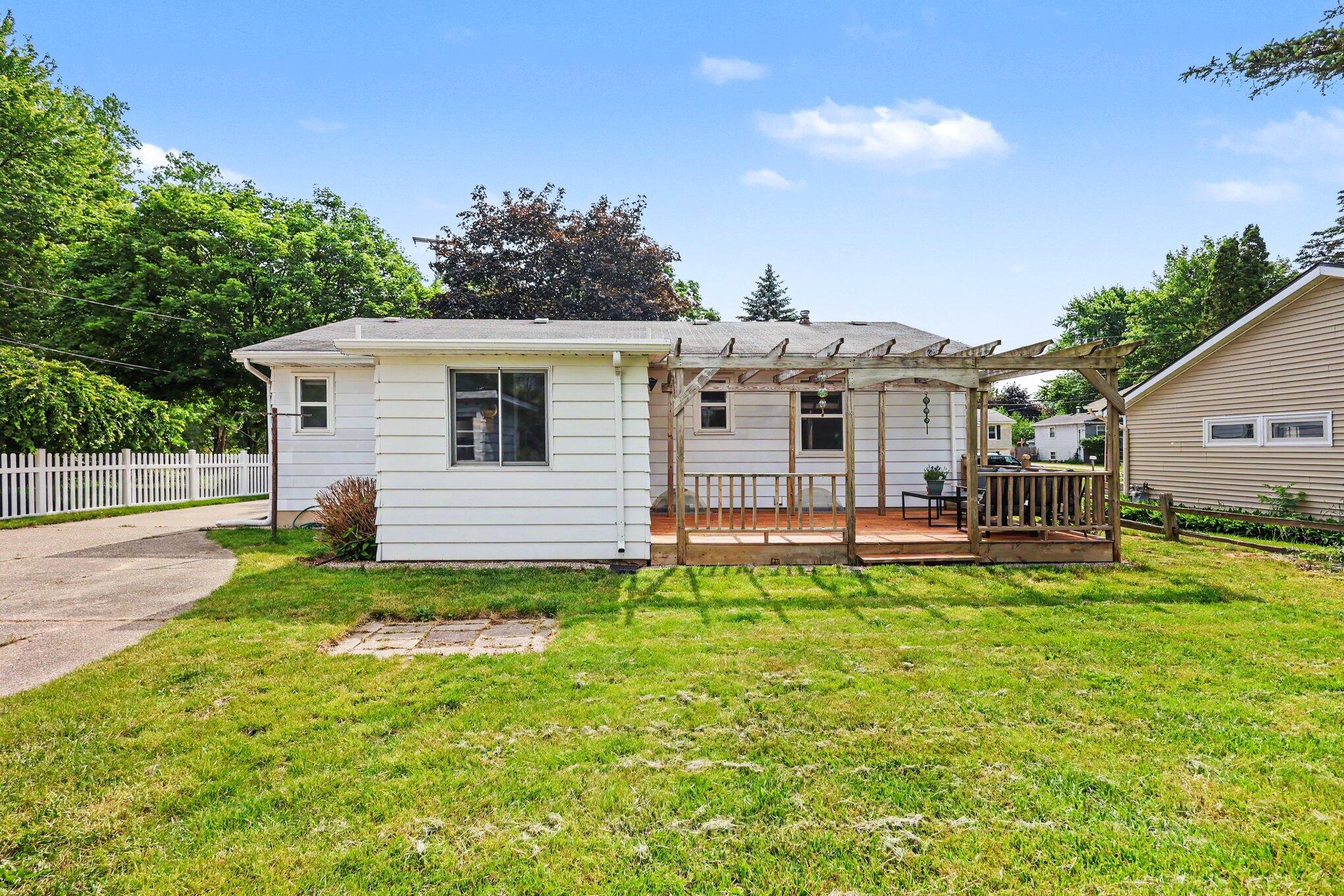 675 Westway Drive NW Grand Rapids MI 49534