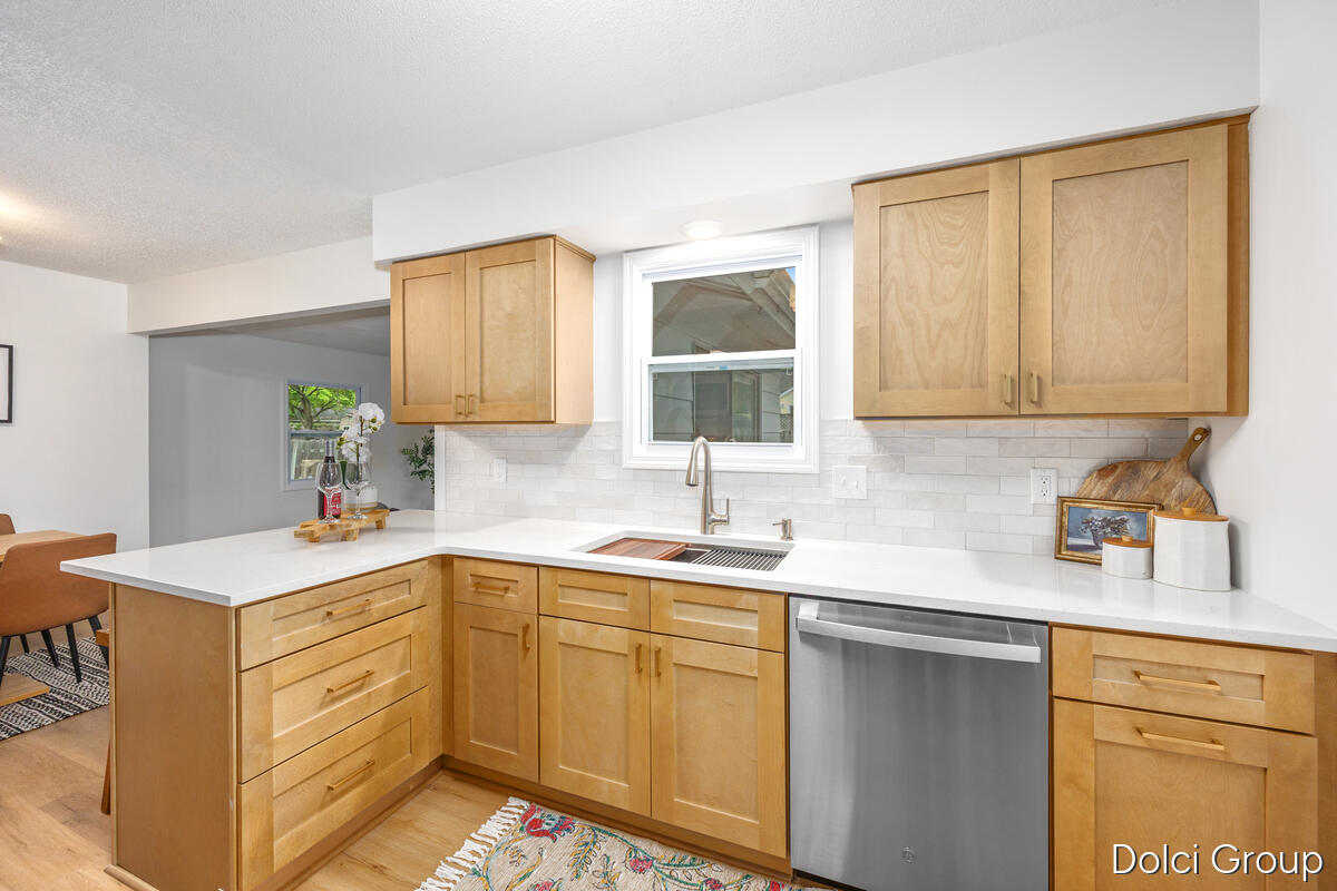 4161 Kings Row Court NW Grand Rapids MI 49534