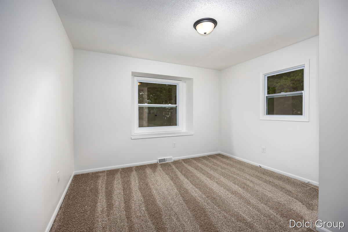 4161 Kings Row Court NW Grand Rapids MI 49534
