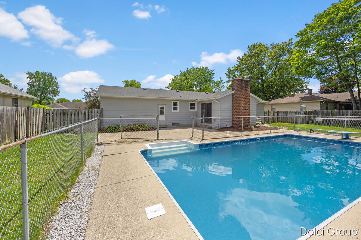 4161 Kings Row Court NW Grand Rapids MI 49534