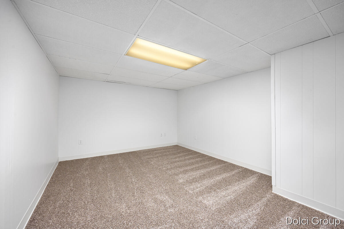 4161 Kings Row Court NW Grand Rapids MI 49534