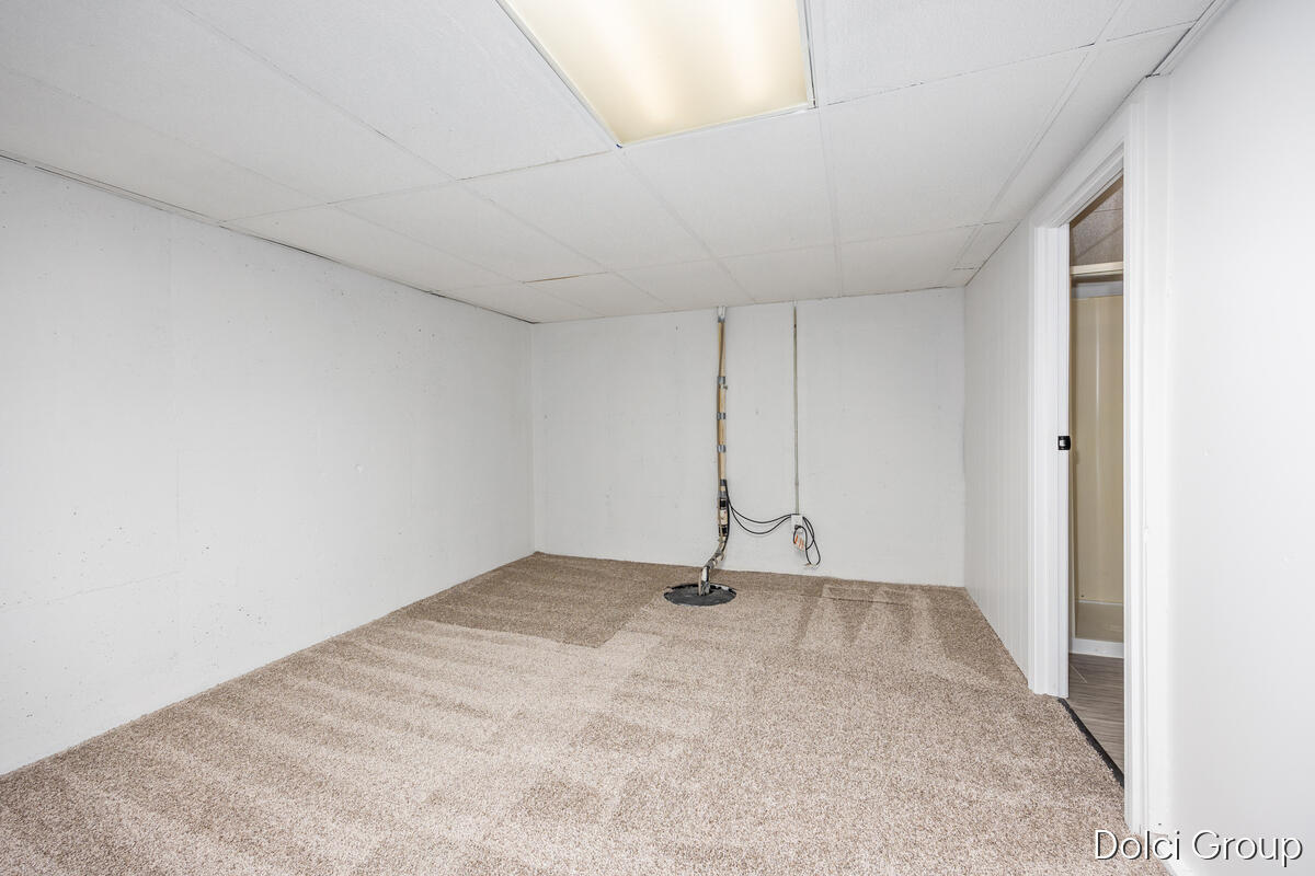 4161 Kings Row Court NW Grand Rapids MI 49534
