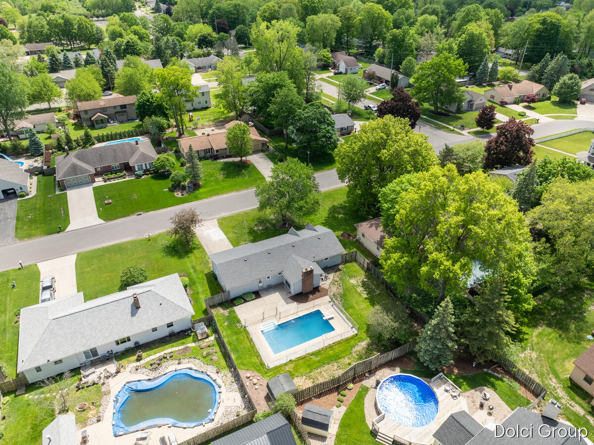 4161 Kings Row Court NW Grand Rapids MI 49534