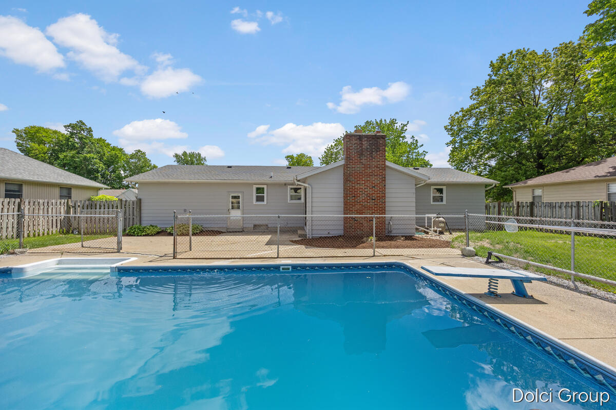 4161 Kings Row Court NW Grand Rapids MI 49534