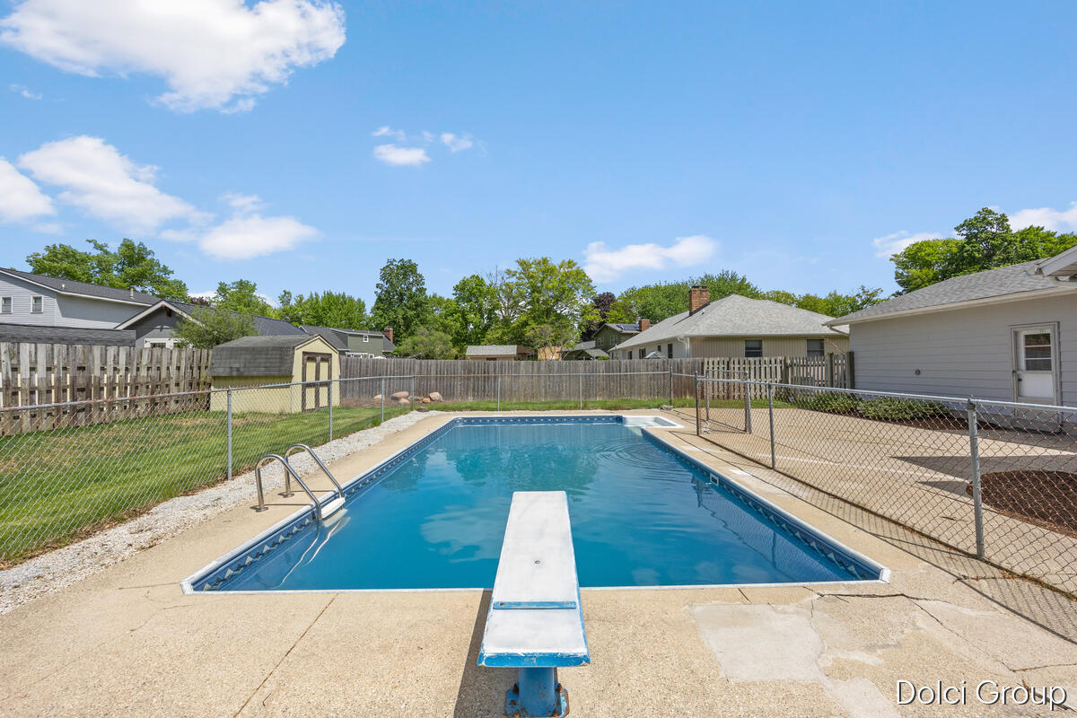 4161 Kings Row Court NW Grand Rapids MI 49534