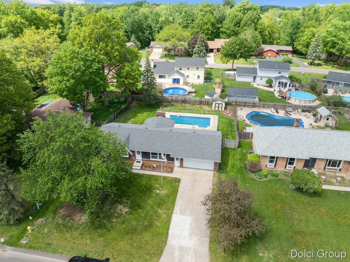 4161 Kings Row Court NW Grand Rapids MI 49534