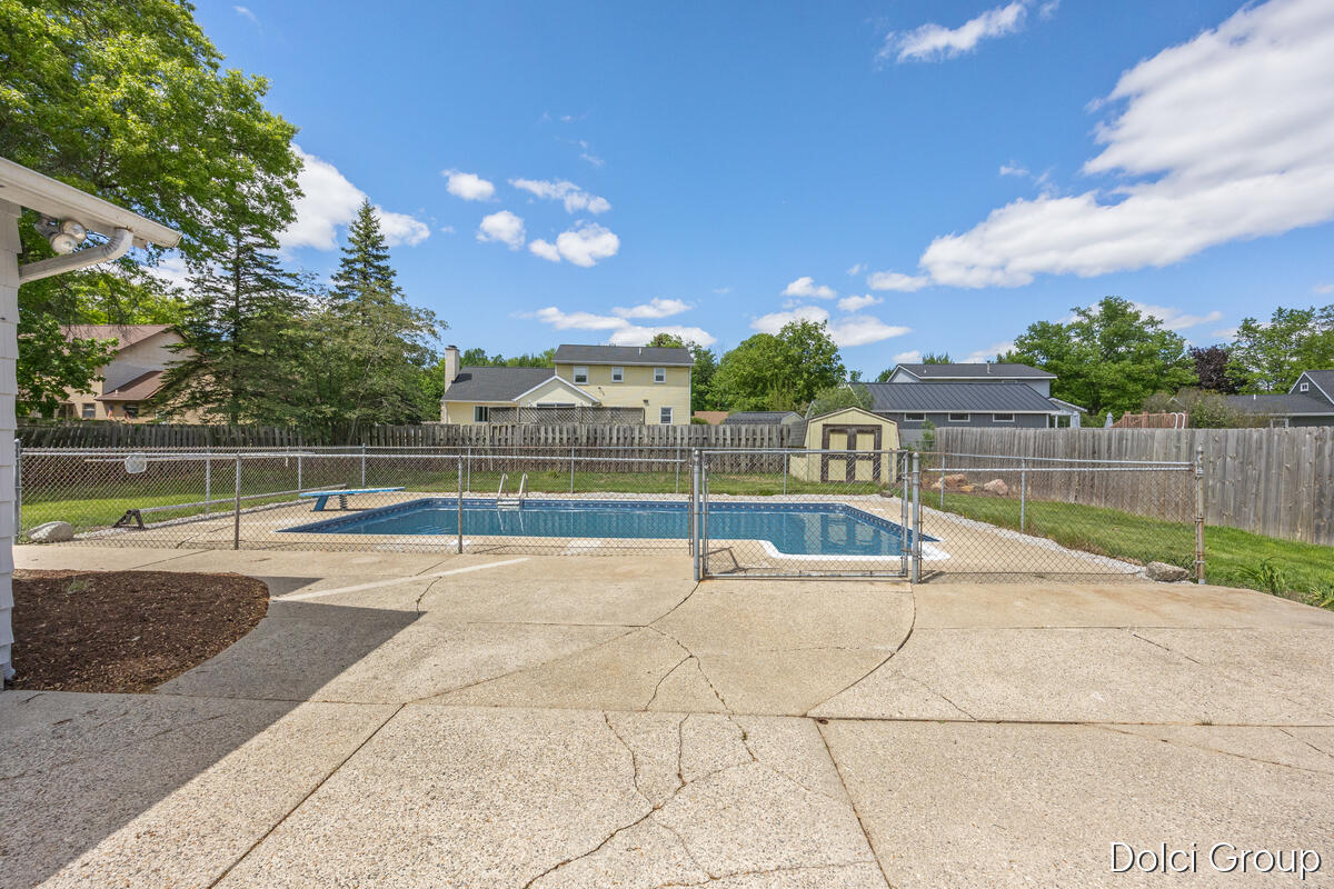 4161 Kings Row Court NW Grand Rapids MI 49534