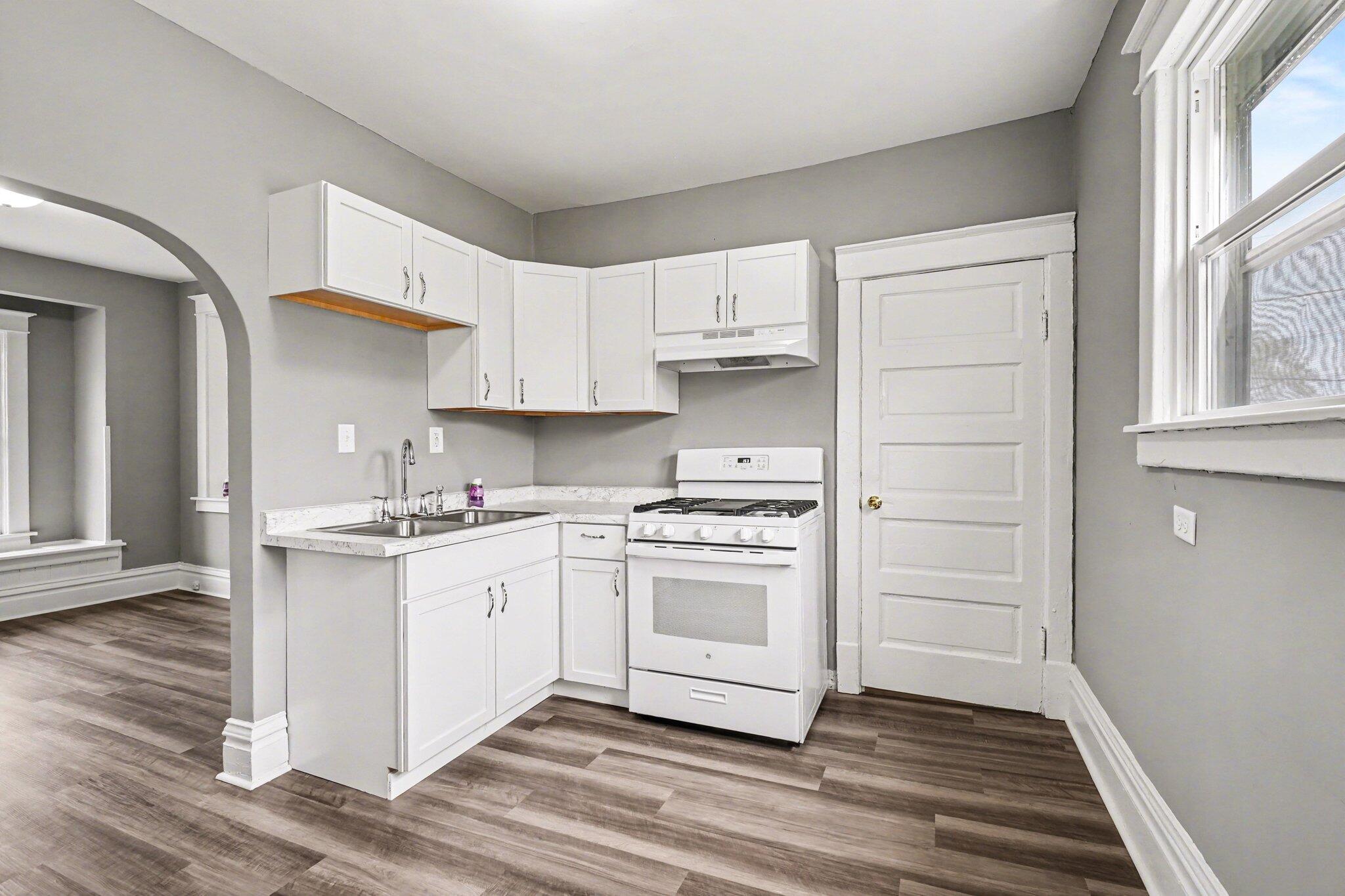 2008 E Stockbridge Avenue Kalamazoo MI 49001