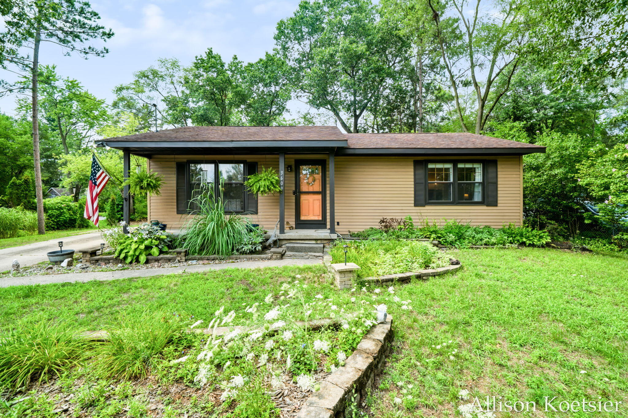 Grand Rapids MI, 3609 Jupiter Avenue NE