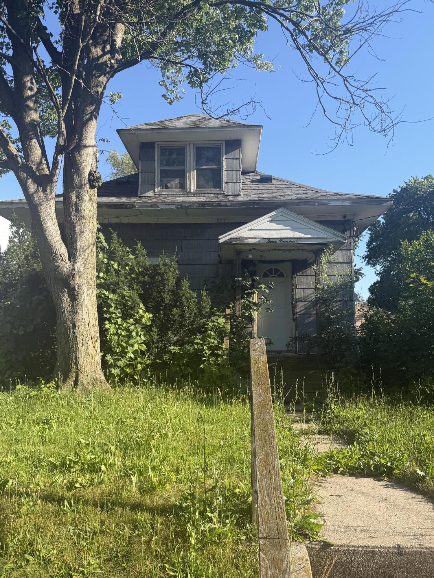 300 Dickinson Street SW Grand Rapids MI 49507