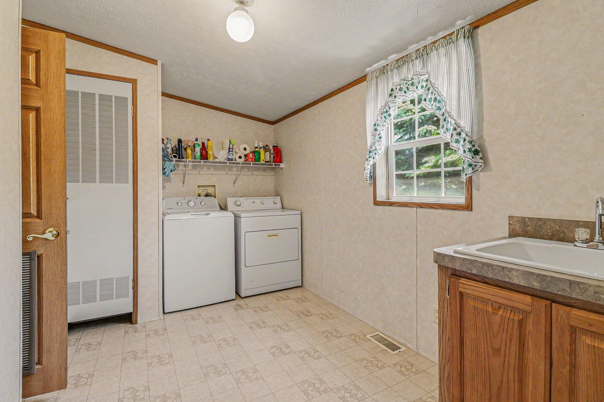 3757 W Woodview Drive Ludington MI 49431