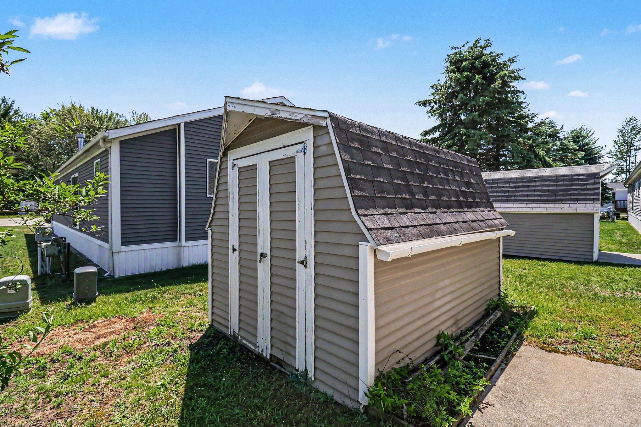 3757 W Woodview Drive Ludington MI 49431