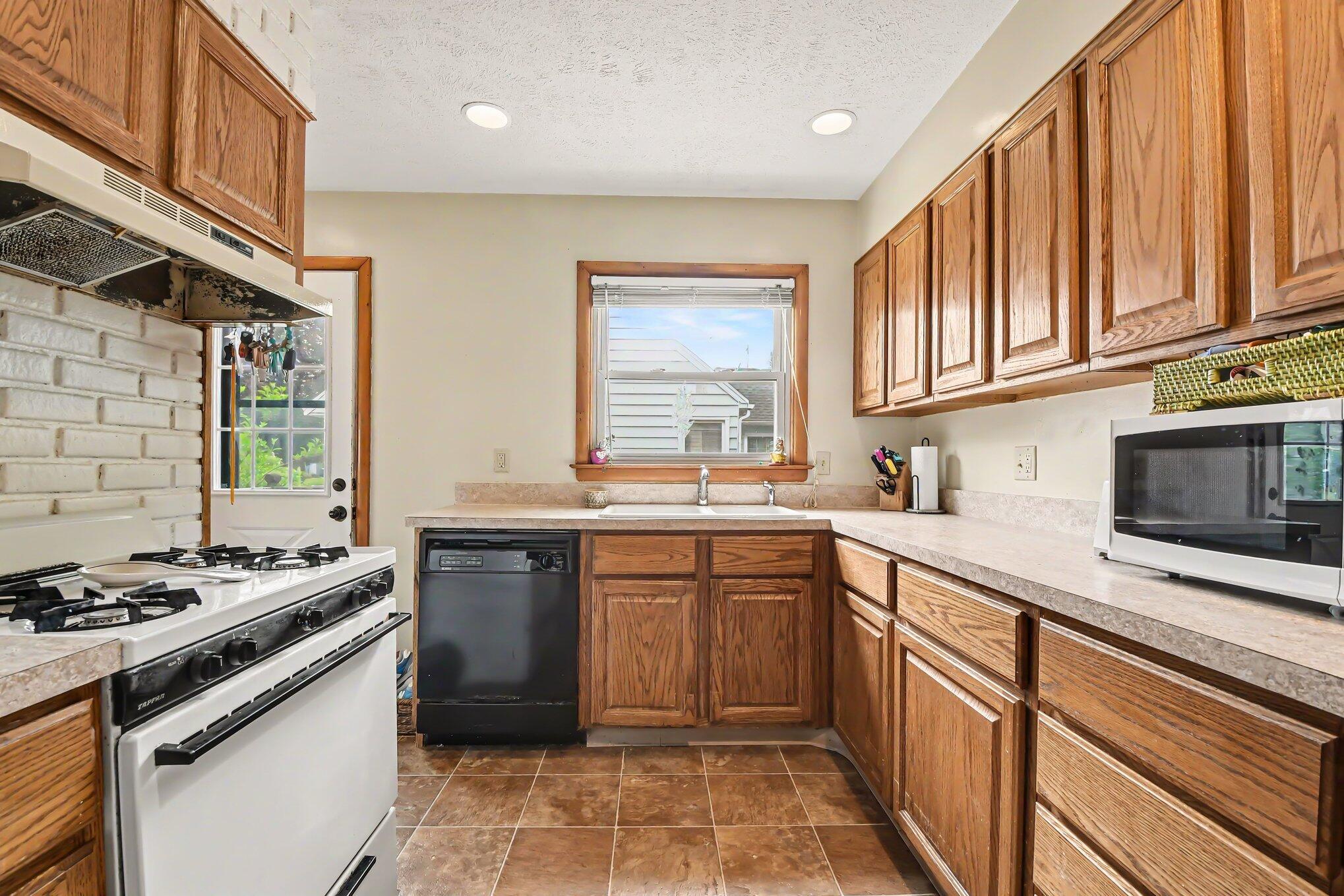 1308 Ellsmere Street NE Grand Rapids MI 49505