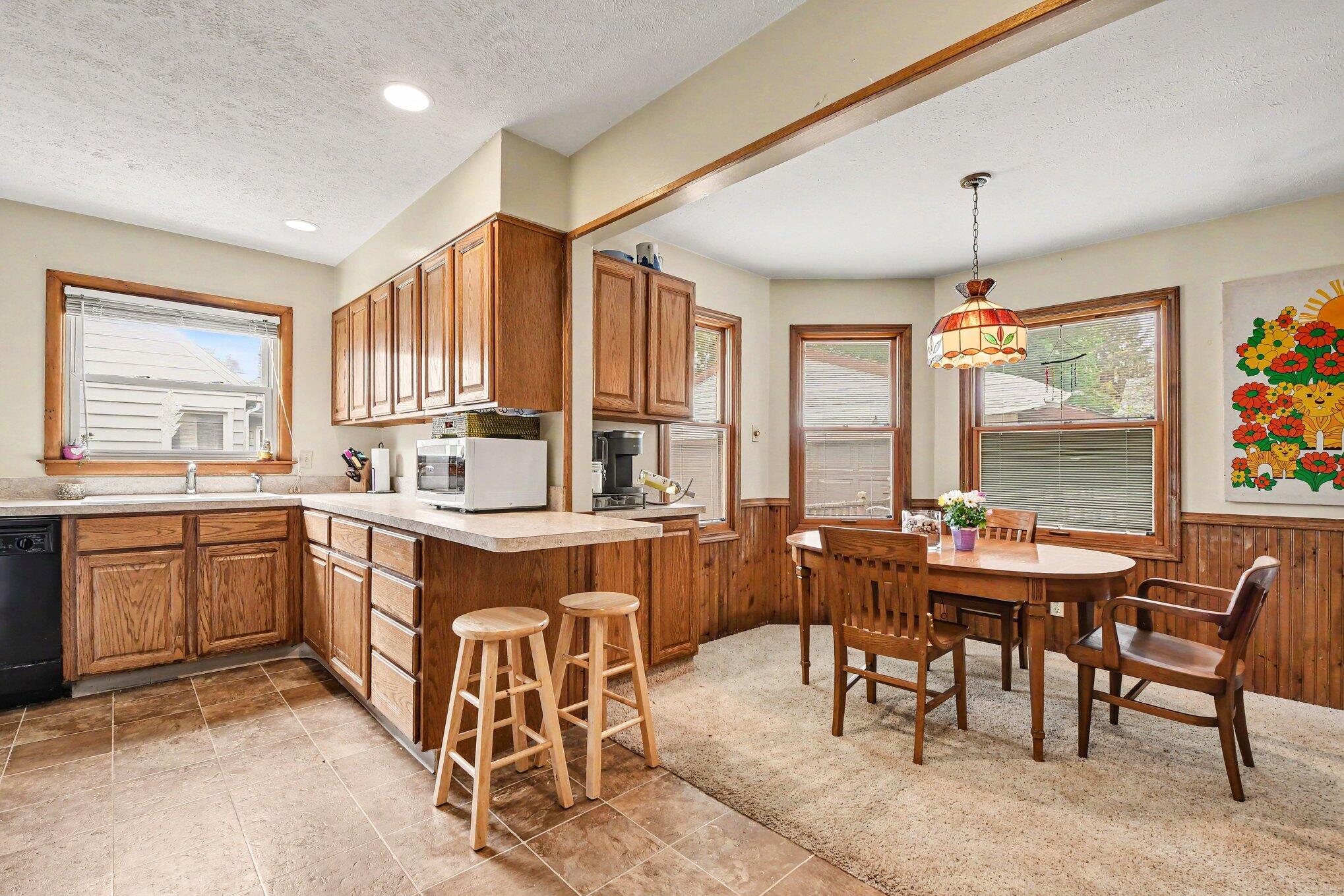 1308 Ellsmere Street NE Grand Rapids MI 49505