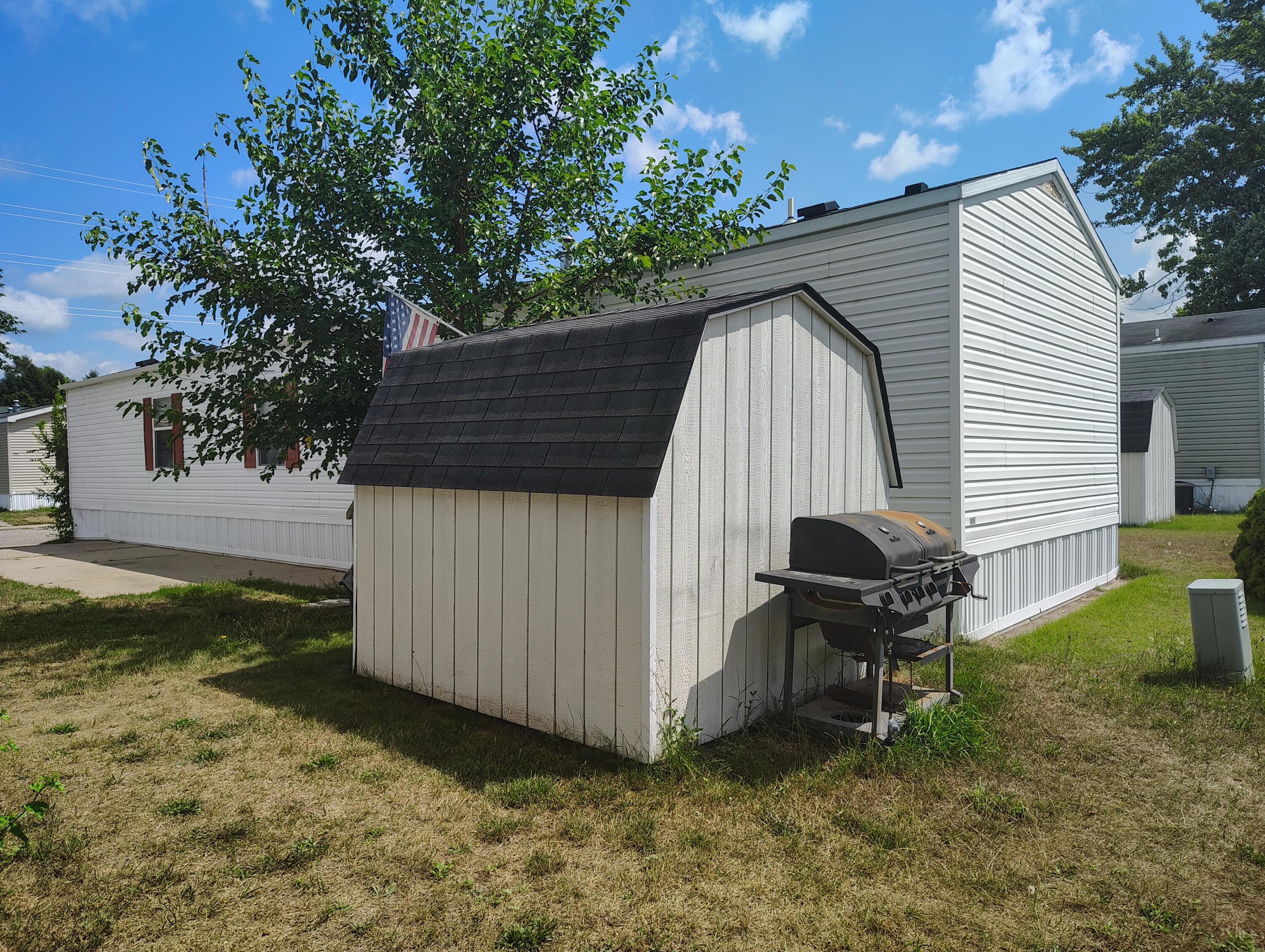 3891 Casper Avenue NW Grand Rapids MI 49544