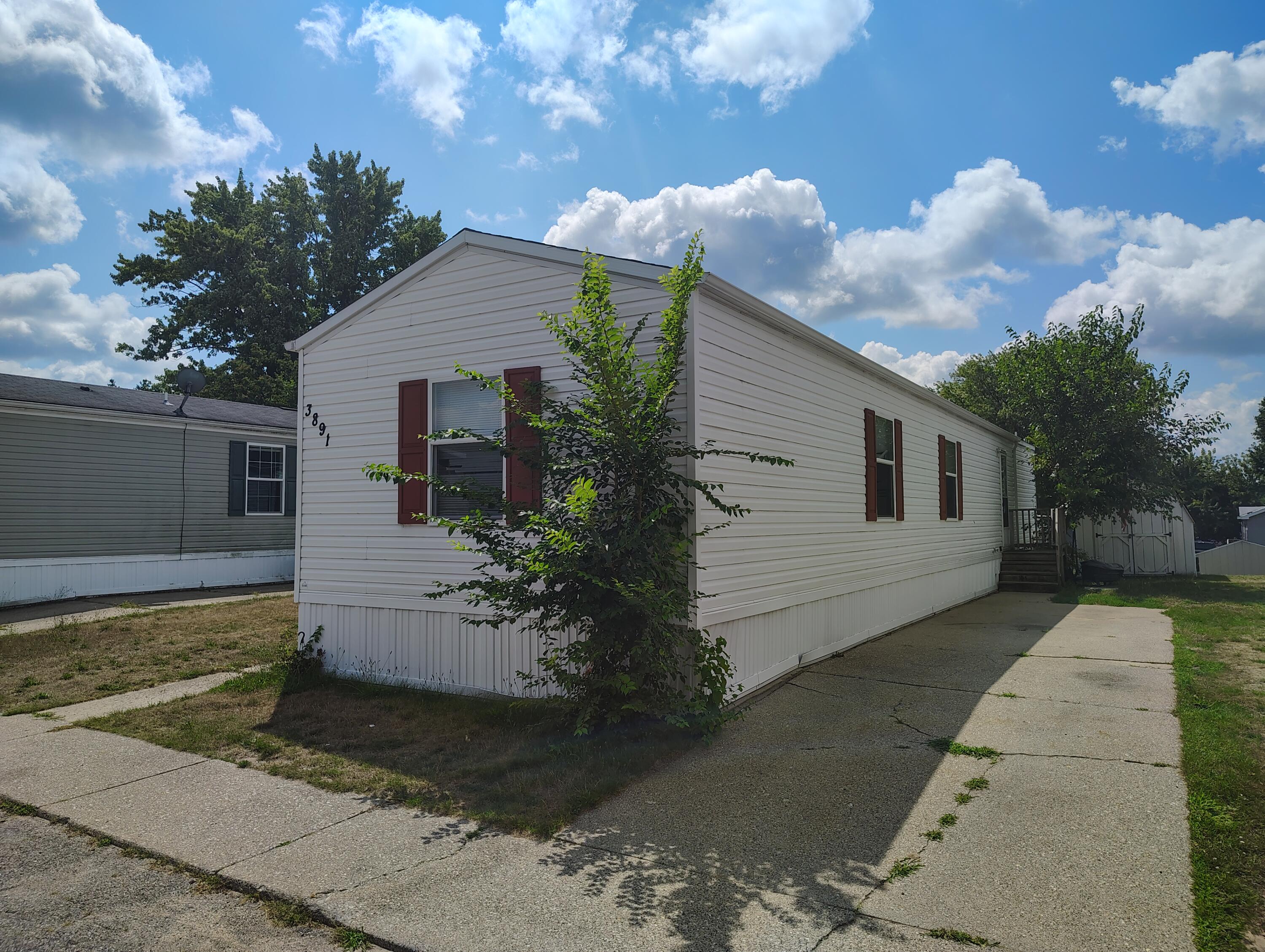 3891 Casper Avenue NW Grand Rapids MI 49544
